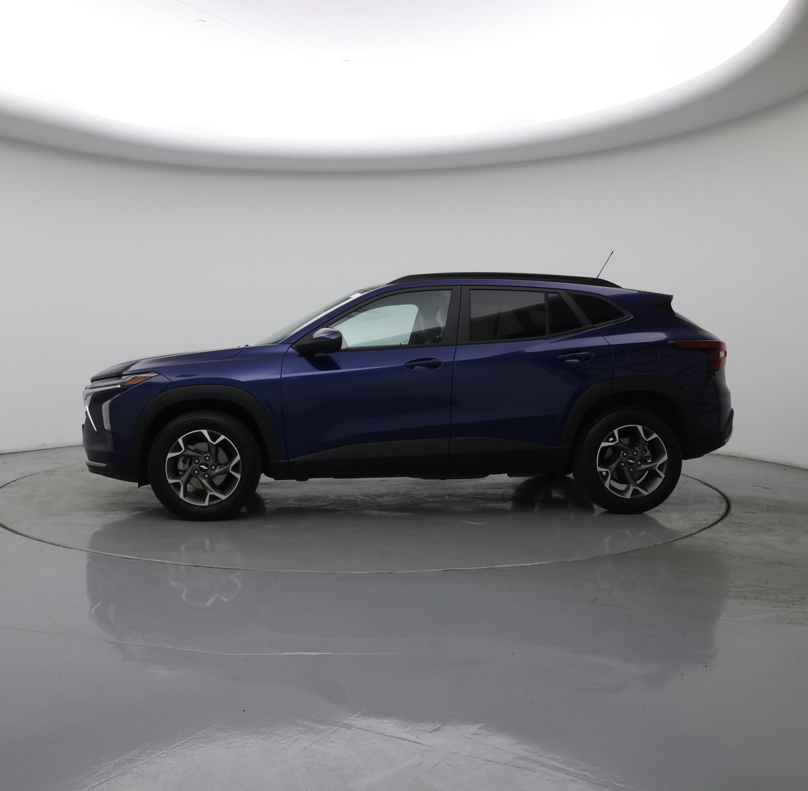 Thumbnail: 2024 Chevrolet Trax - 3