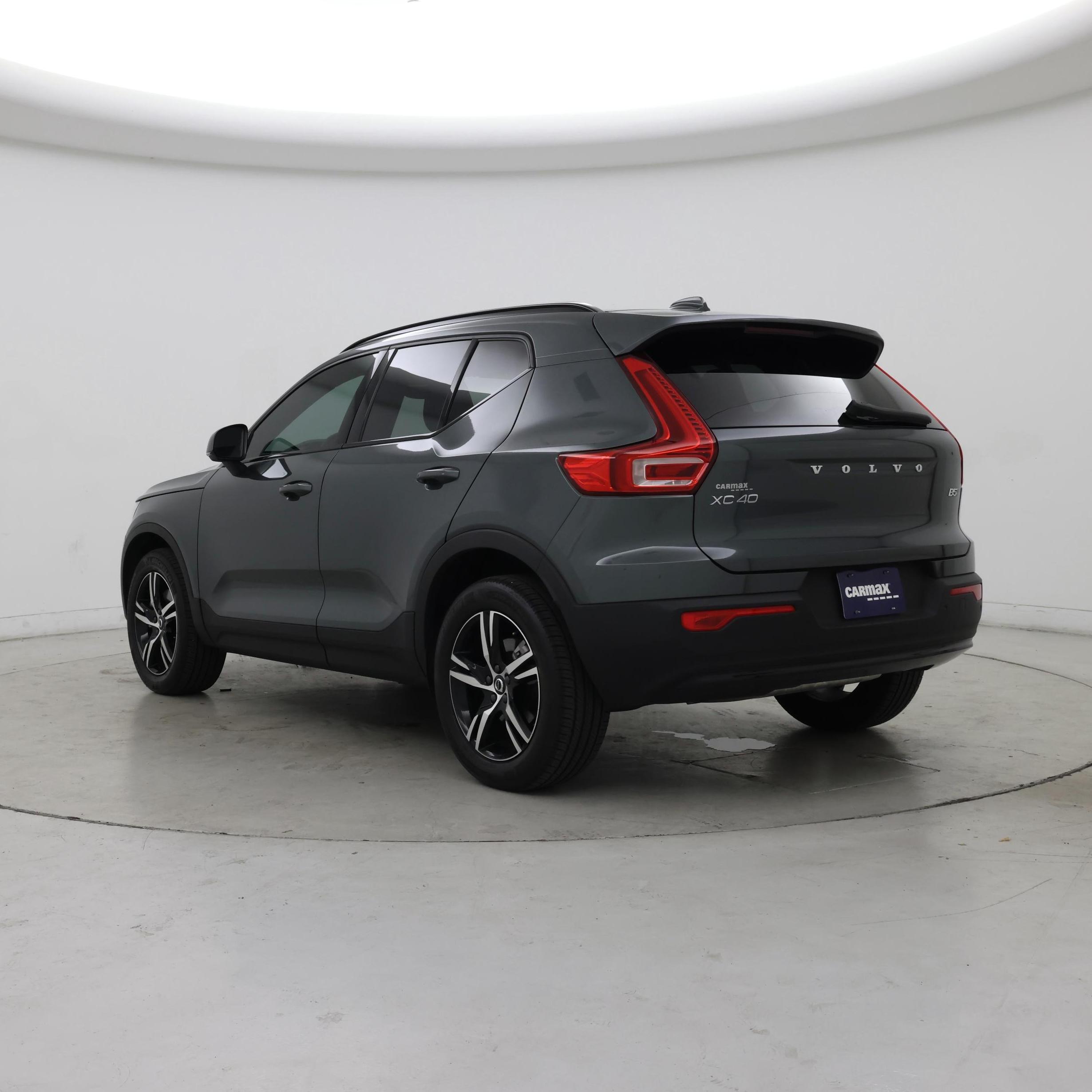Thumbnail: 2026 Volvo XC40 - 2