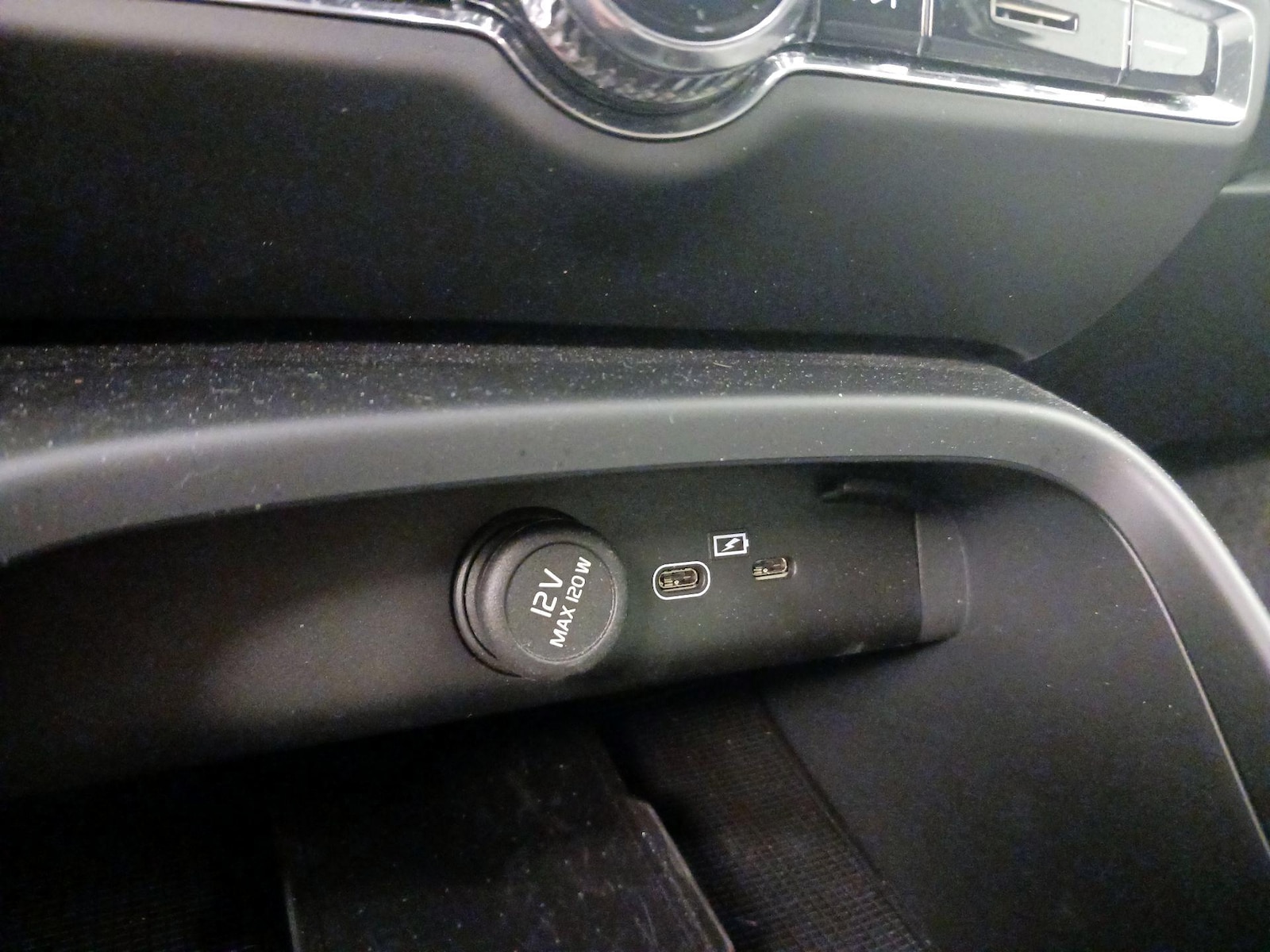 2026 Volvo XC40 Core - Photo 20