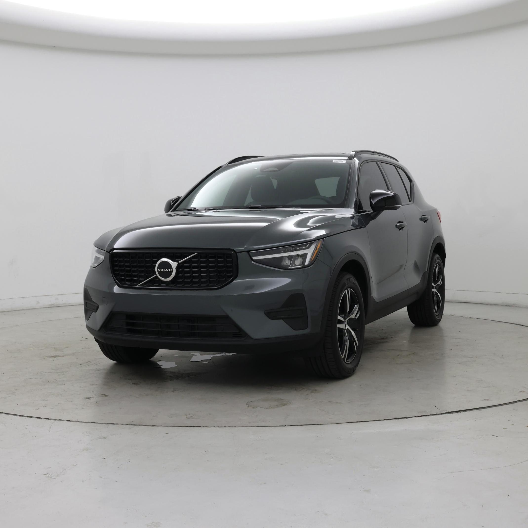 Thumbnail: 2026 Volvo XC40 - 4