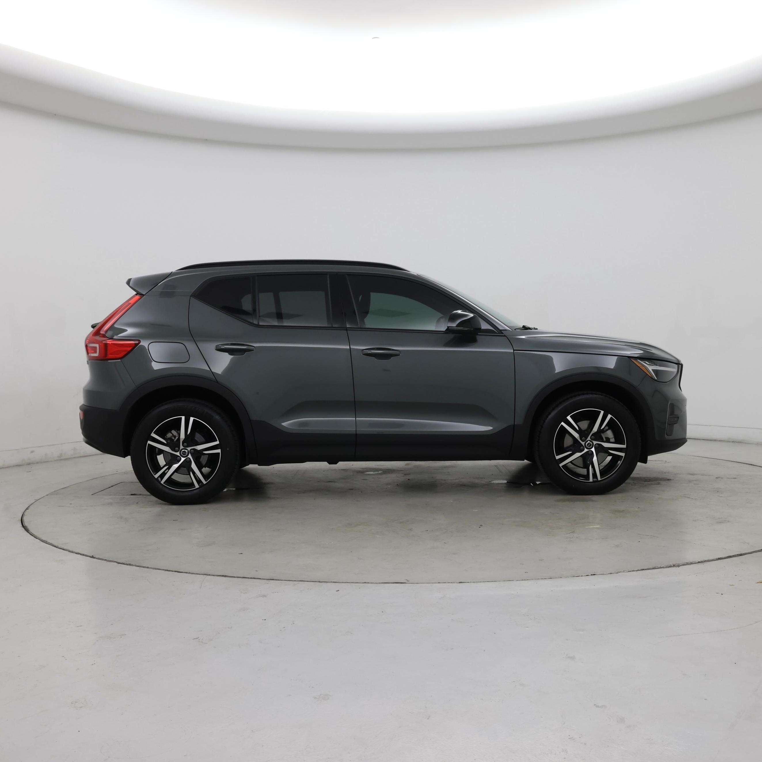 Thumbnail: 2026 Volvo XC40 - 7