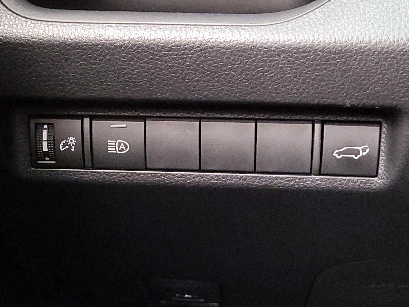2023 Toyota RAV4 XLE - Photo 14