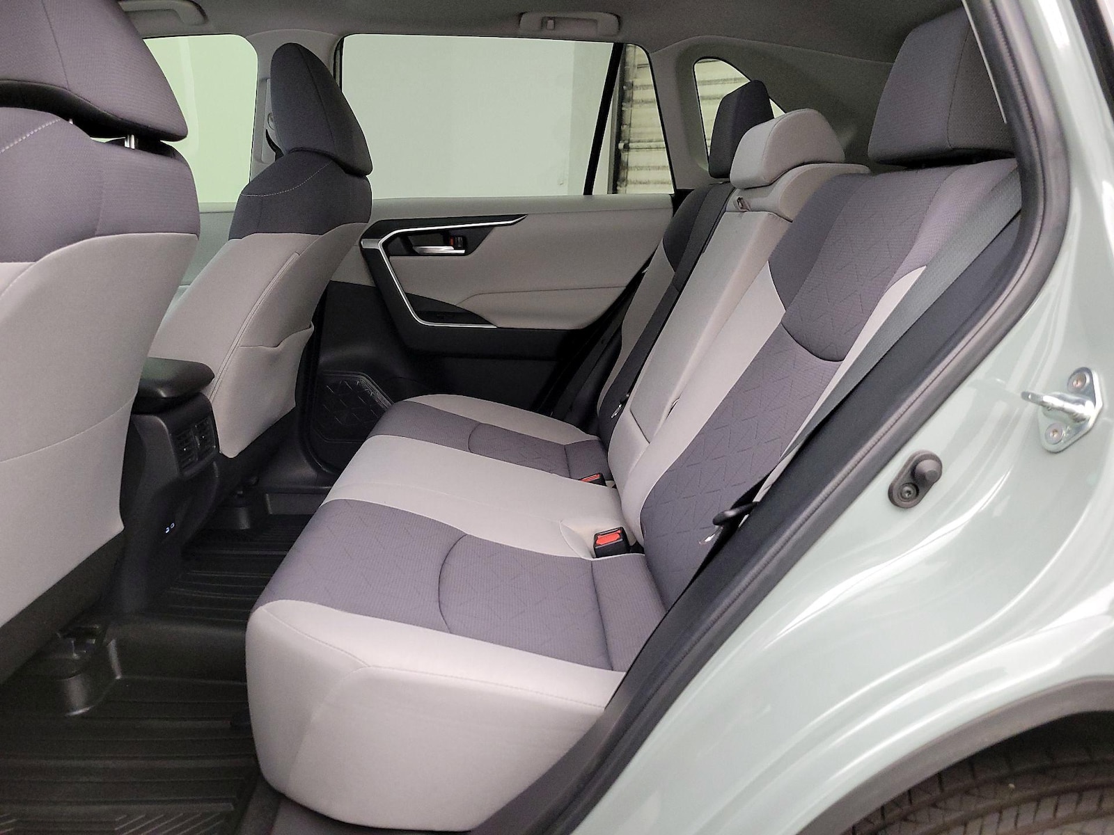 2023 Toyota RAV4 XLE - Photo 21