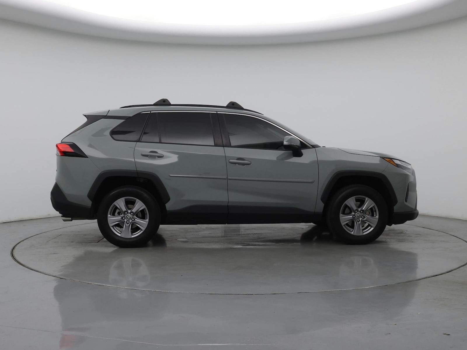 2023 Toyota RAV4 XLE - Photo 8