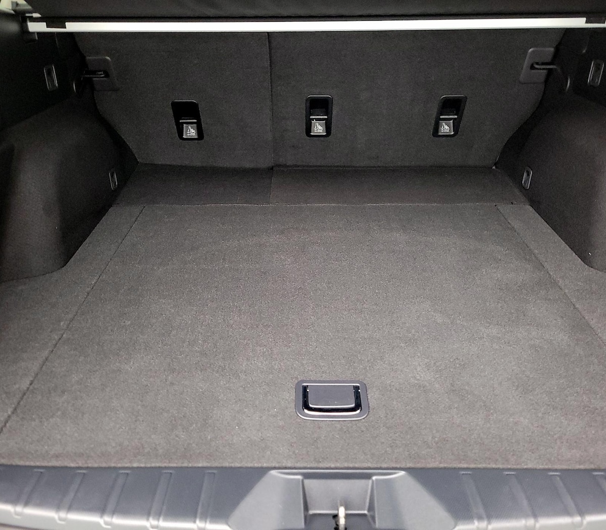 Trunk/Cargo (Seats Up)