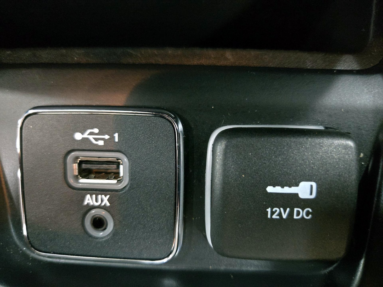 2022 Jeep Cherokee Latitude Lux - Photo 19