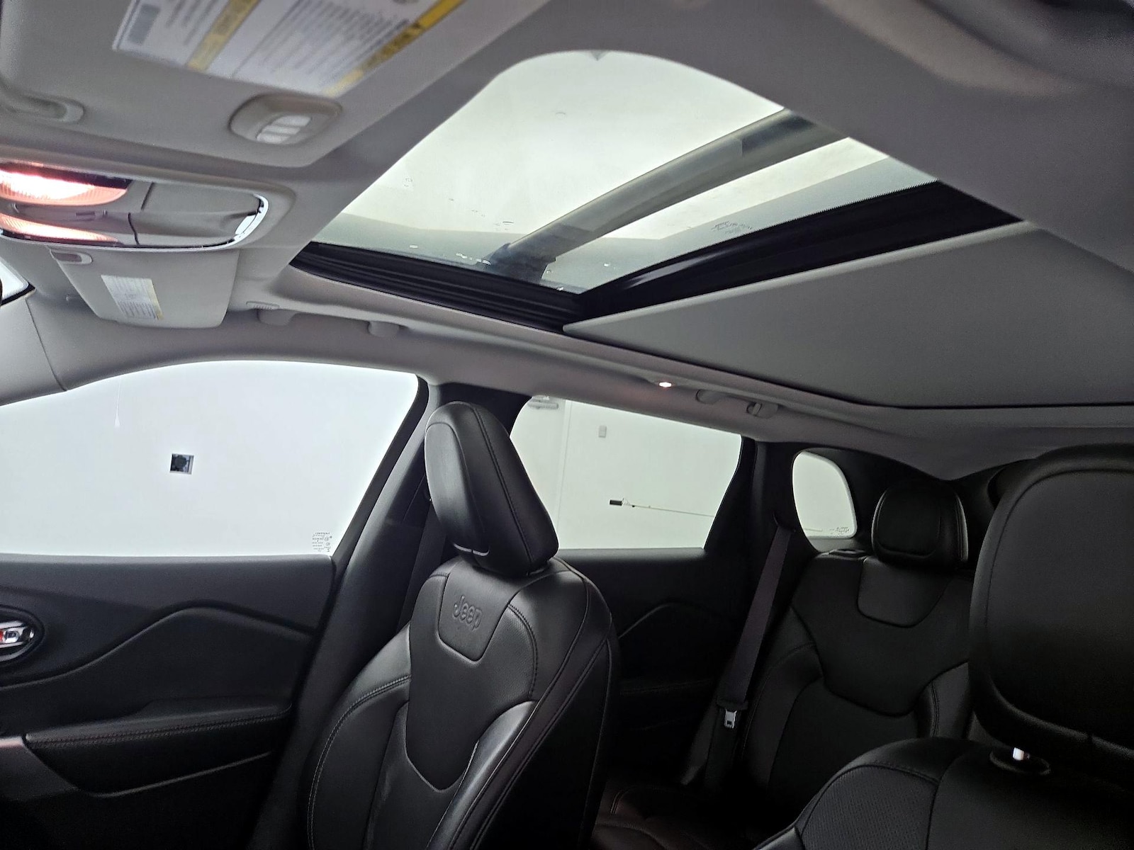 2022 Jeep Cherokee Latitude Lux - Photo 20