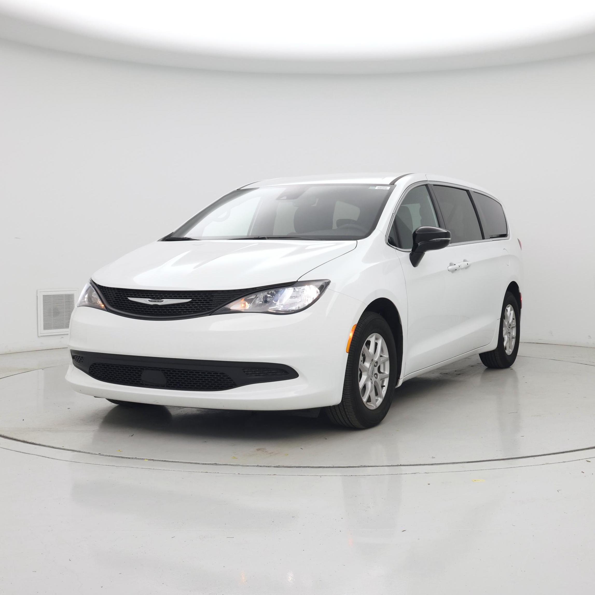 Thumbnail: 2025 Chrysler Voyager - 4