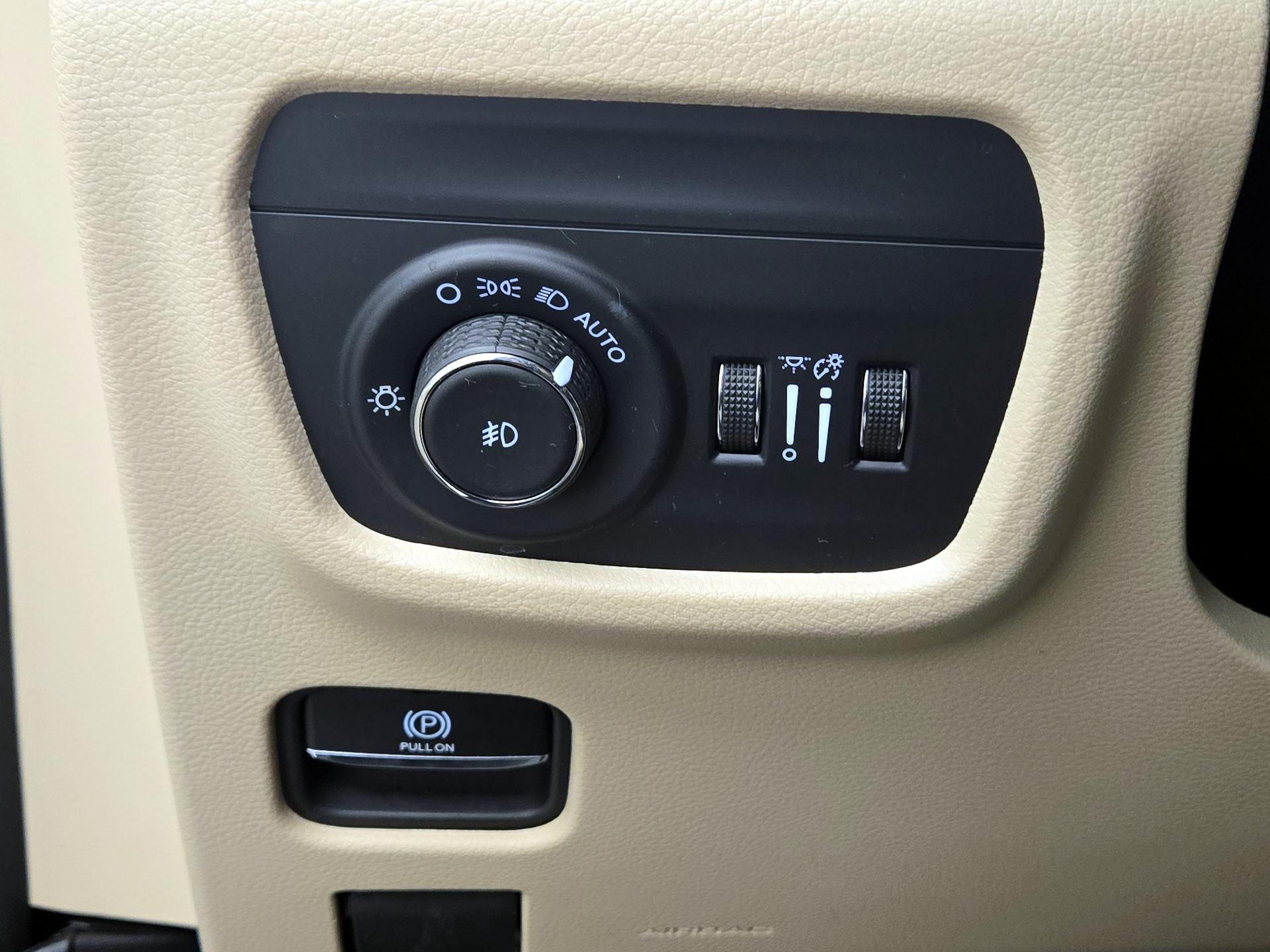 Thumbnail: 2024 Jeep Grand Cherokee - 13