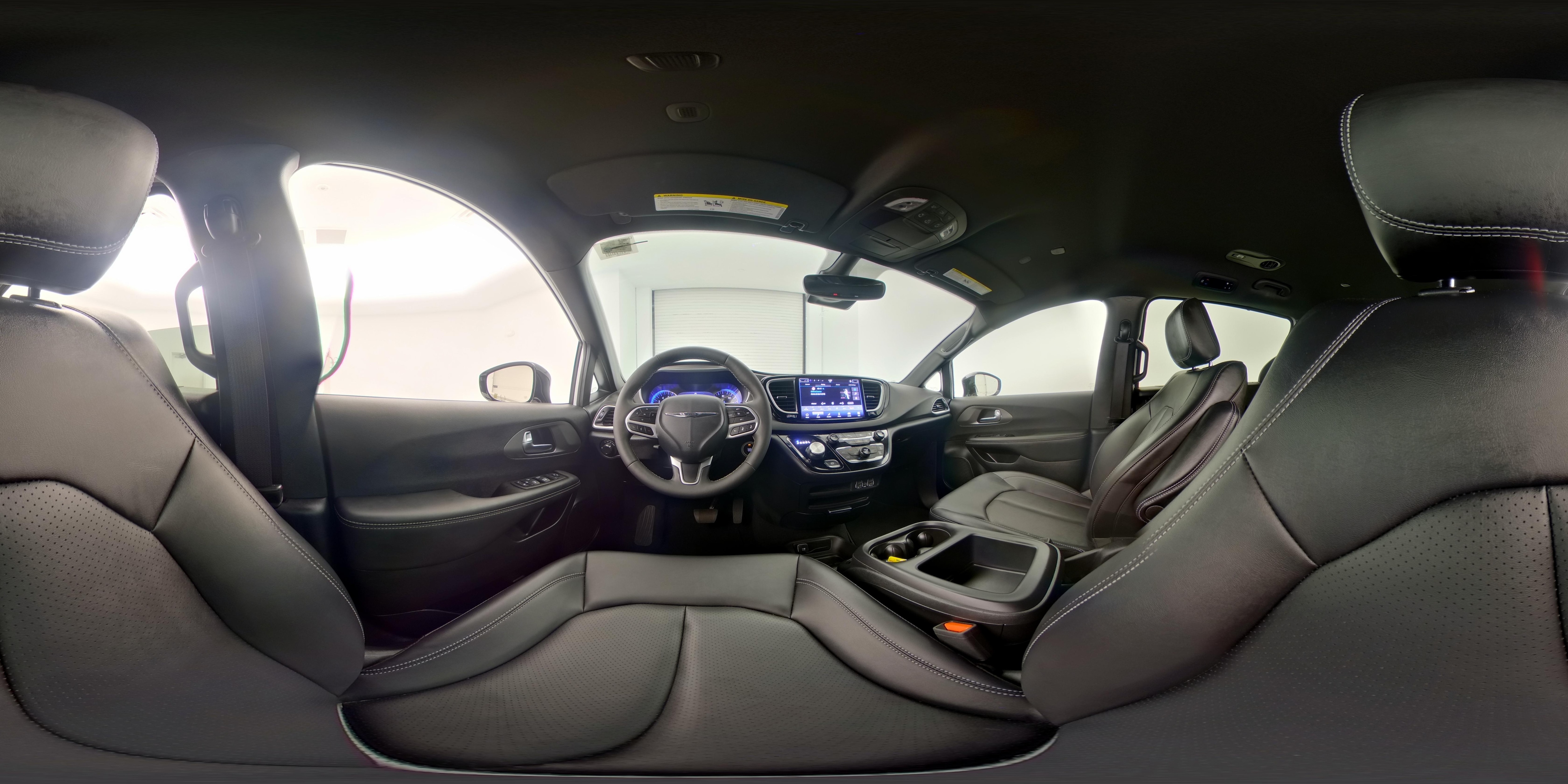2025 Chrysler Voyager LX - Photo 28