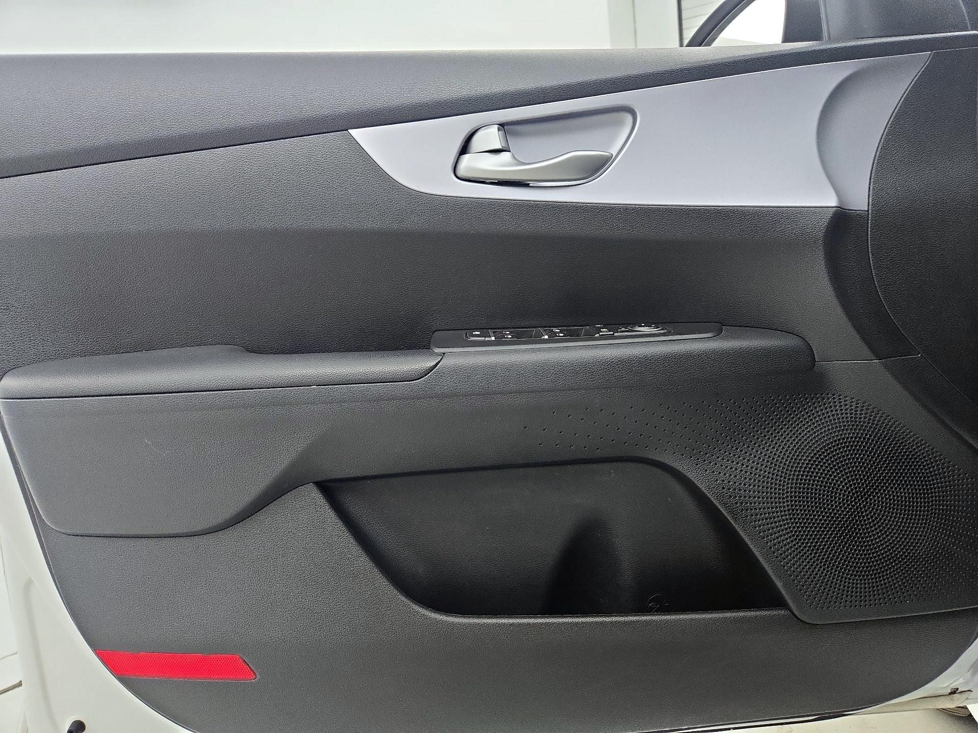 Thumbnail: 2024 Kia Forte - 12