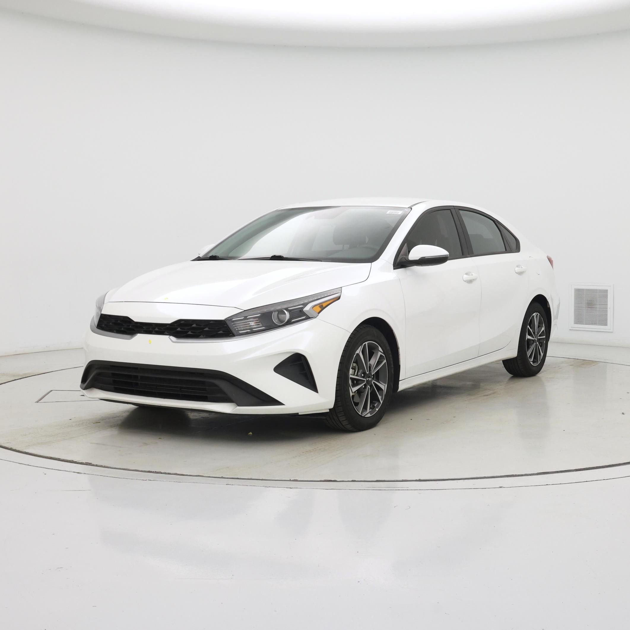 Thumbnail: 2024 Kia Forte - 4