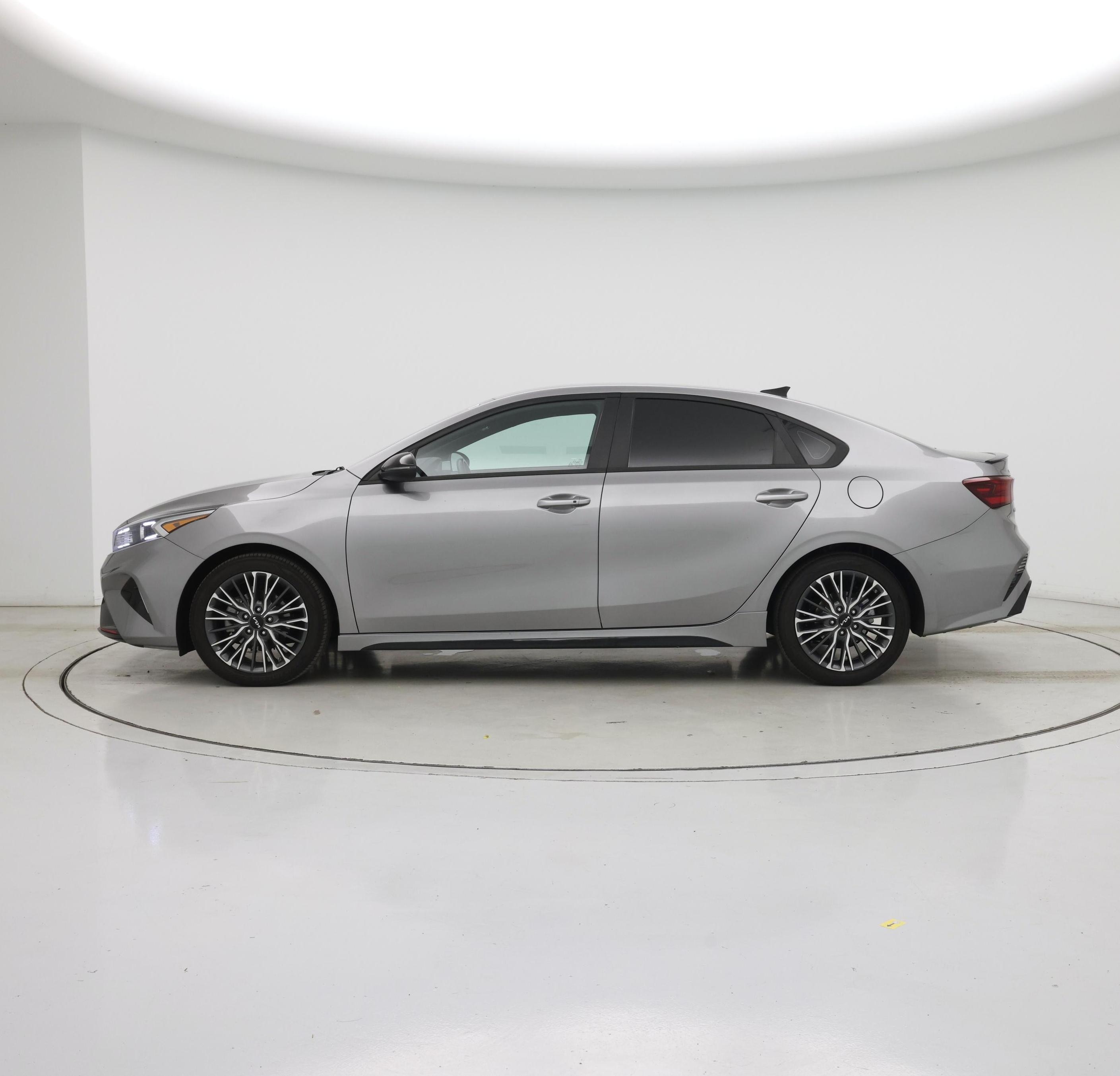 Thumbnail: 2023 Kia Forte - 3