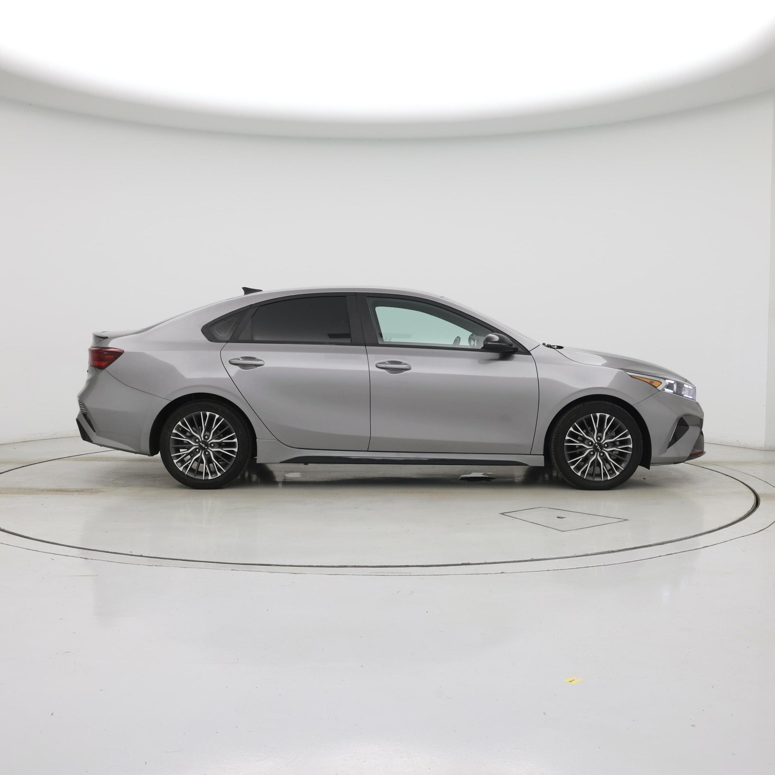 Thumbnail: 2023 Kia Forte - 7