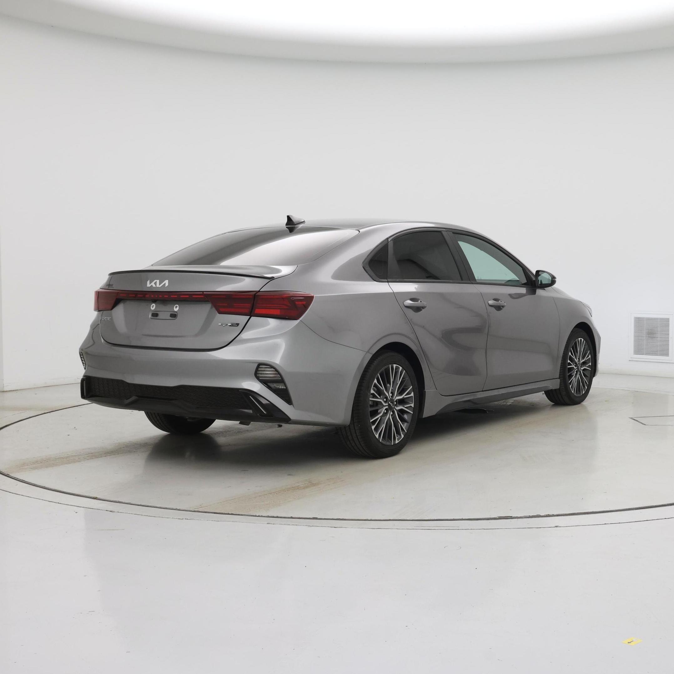 Thumbnail: 2023 Kia Forte - 8
