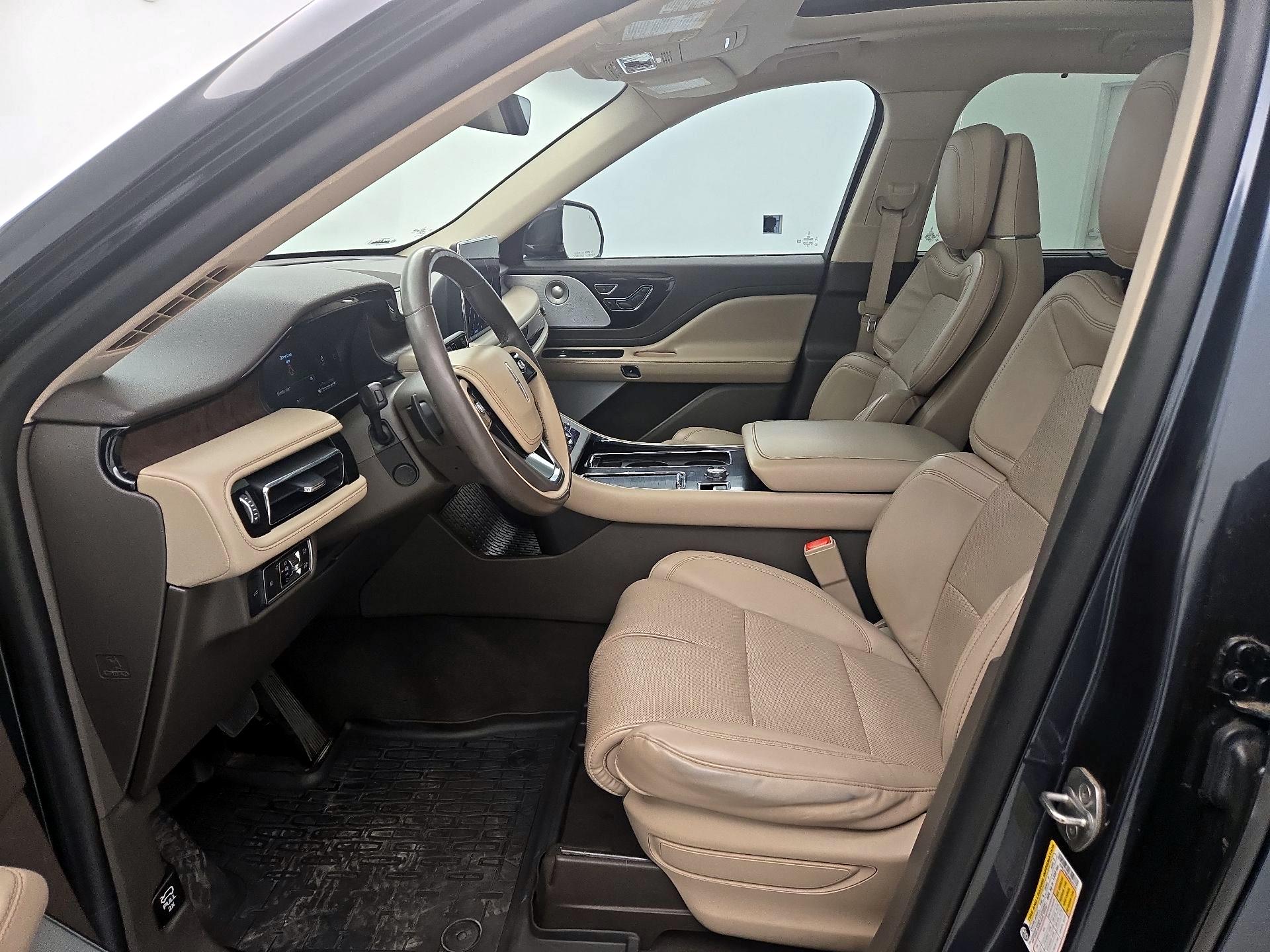 Thumbnail: 2021 Lincoln Aviator - 11