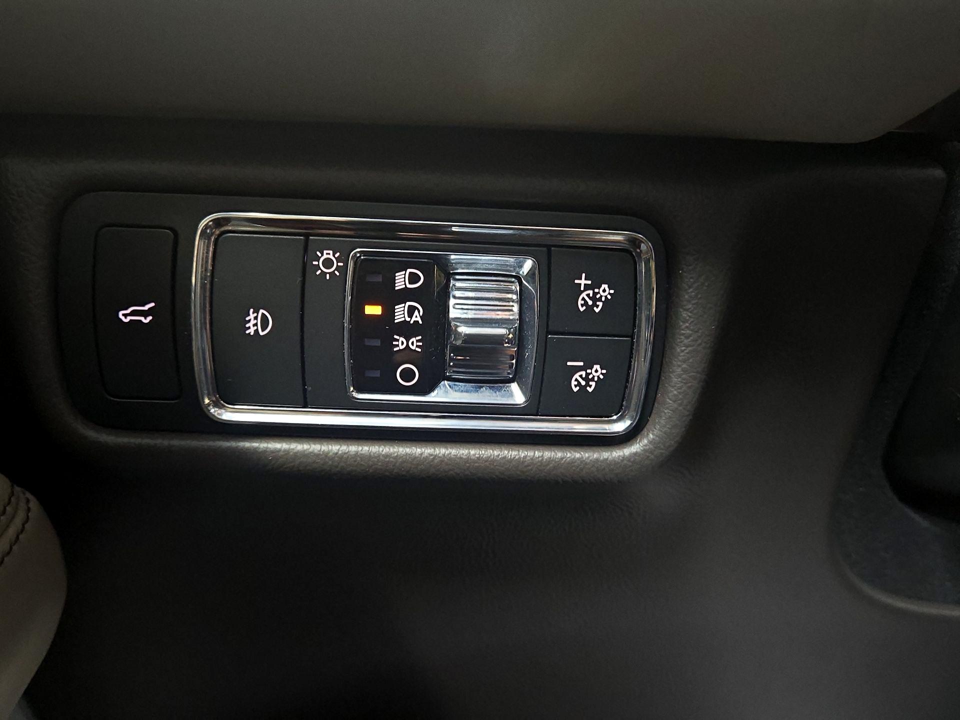 Thumbnail: 2021 Lincoln Aviator - 13