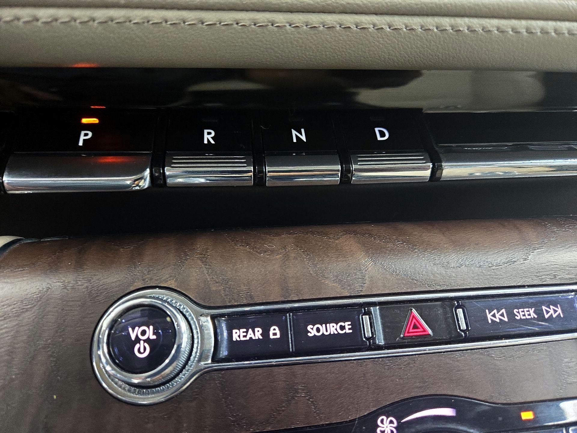 Thumbnail: 2021 Lincoln Aviator - 18