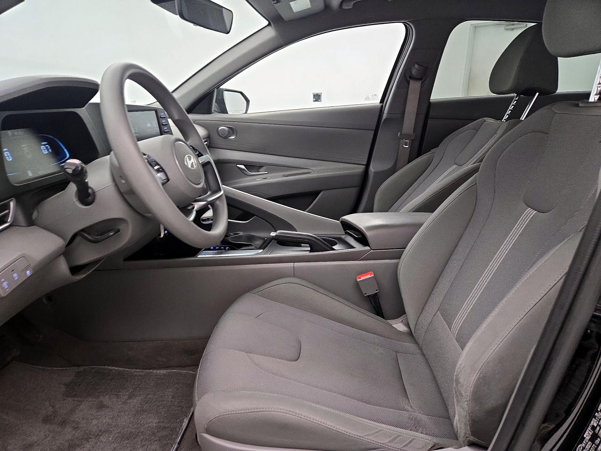 Thumbnail: 2025 Hyundai Elantra - 11