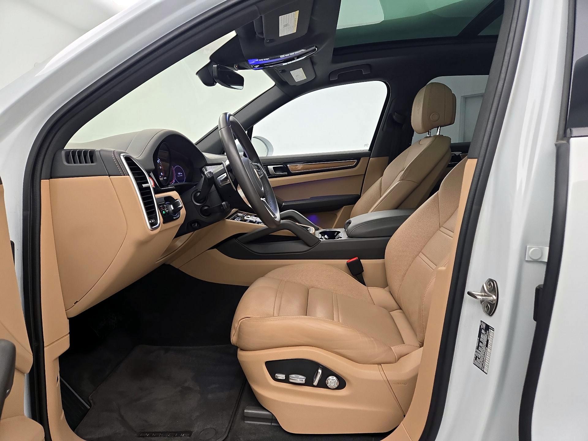 Thumbnail: 2021 Porsche Cayenne - 11