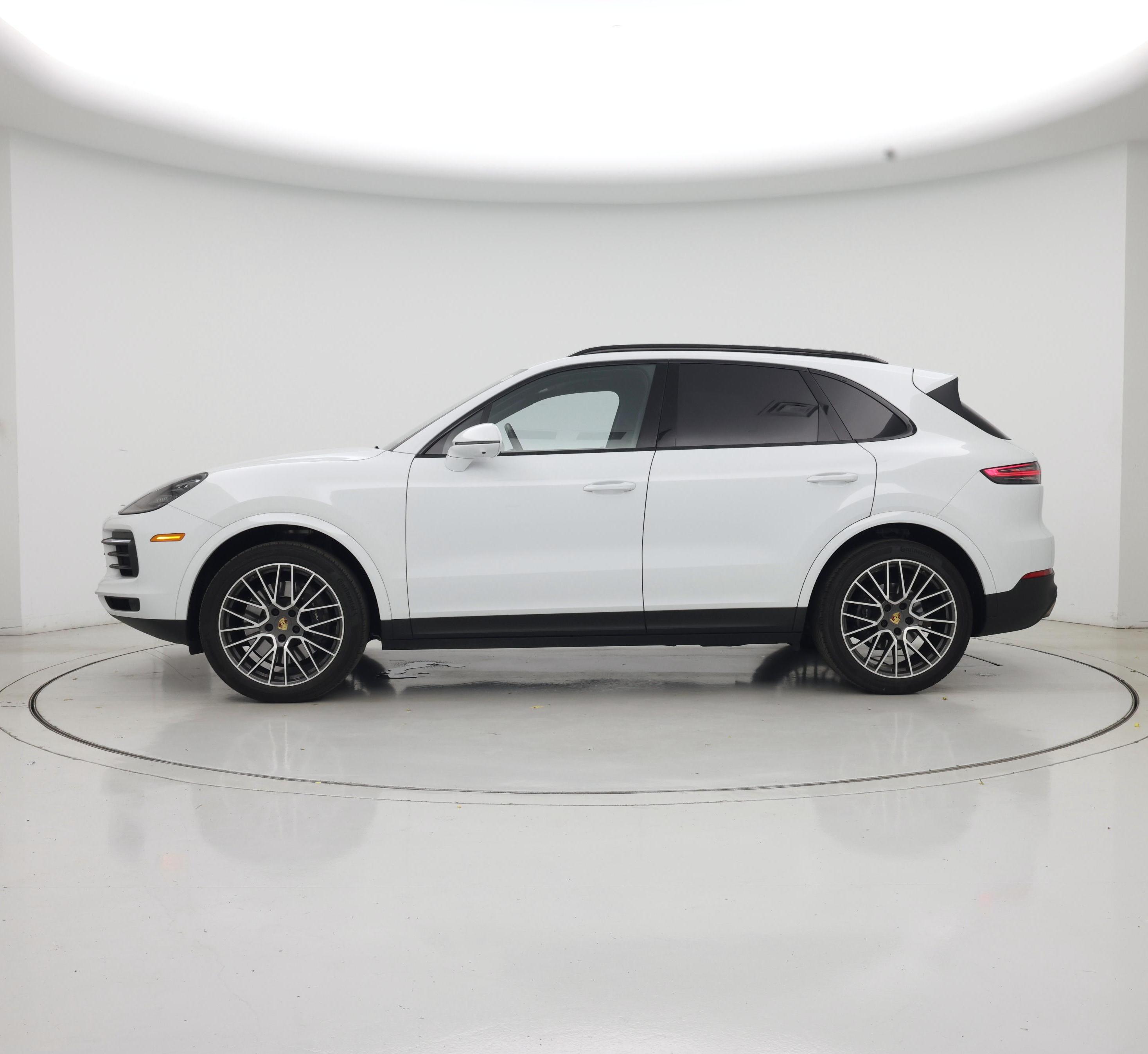 Thumbnail: 2021 Porsche Cayenne - 3
