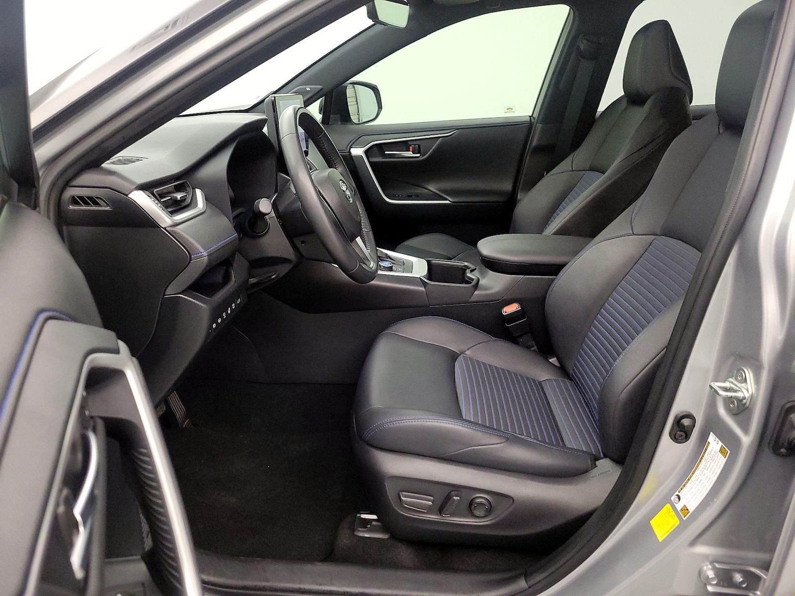 2024 Toyota RAV4 XSE - Photo 12