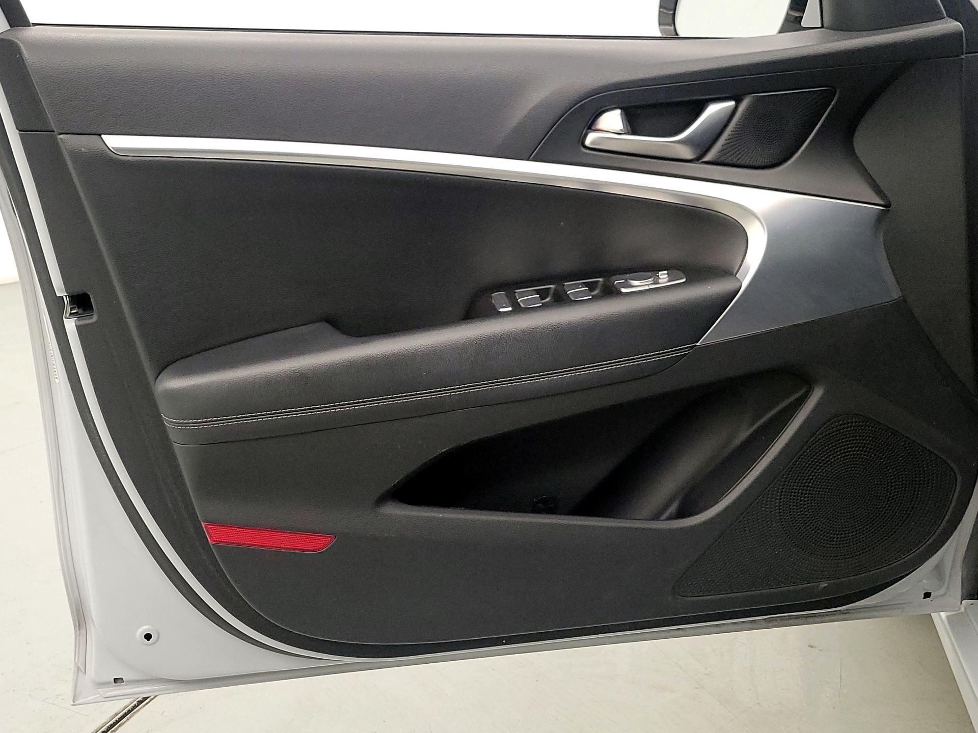 Thumbnail: 2022 Genesis G70 - 12