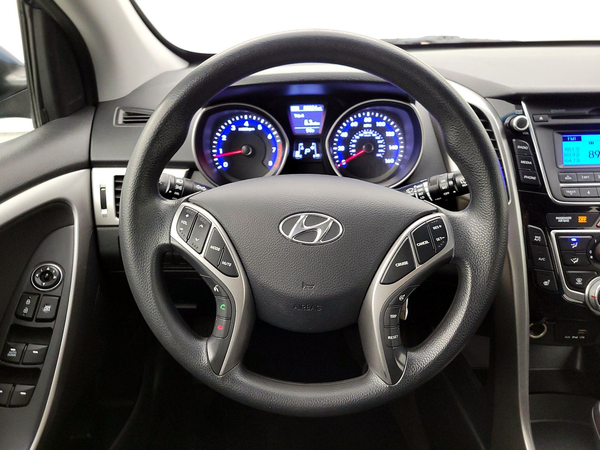 Thumbnail: 2016 Hyundai Elantra - 10