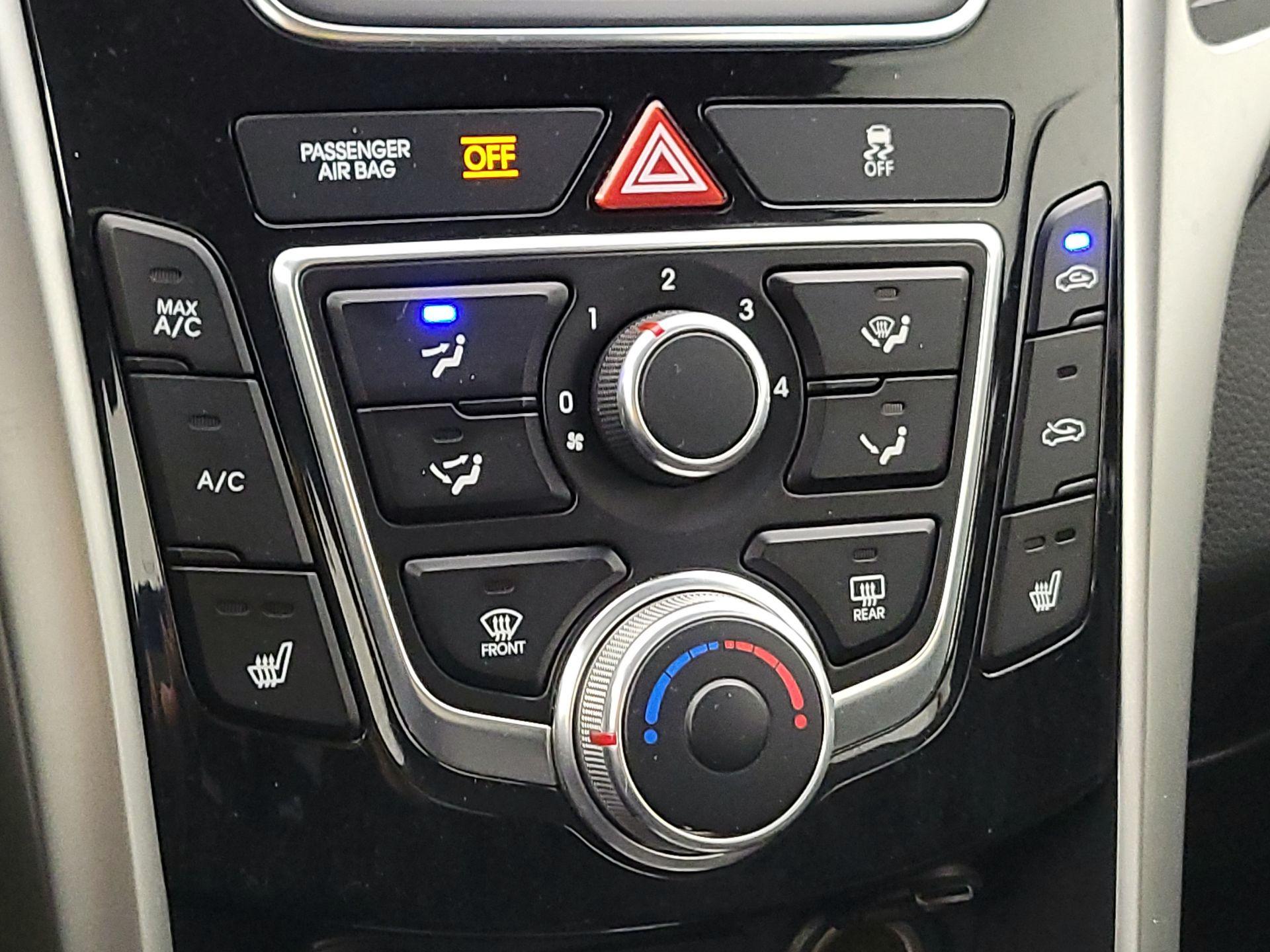 Thumbnail: 2016 Hyundai Elantra - 15