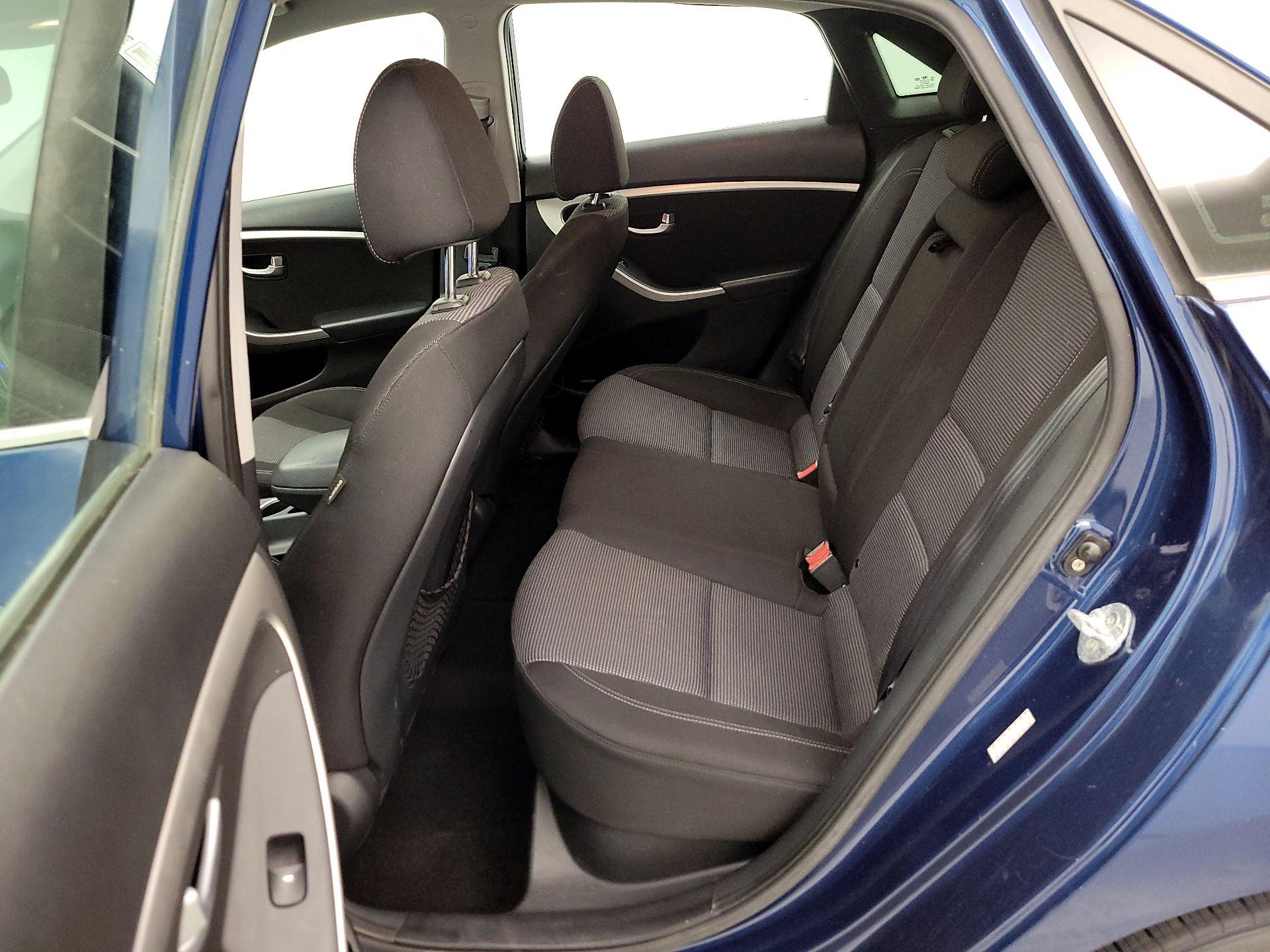Thumbnail: 2016 Hyundai Elantra - 18