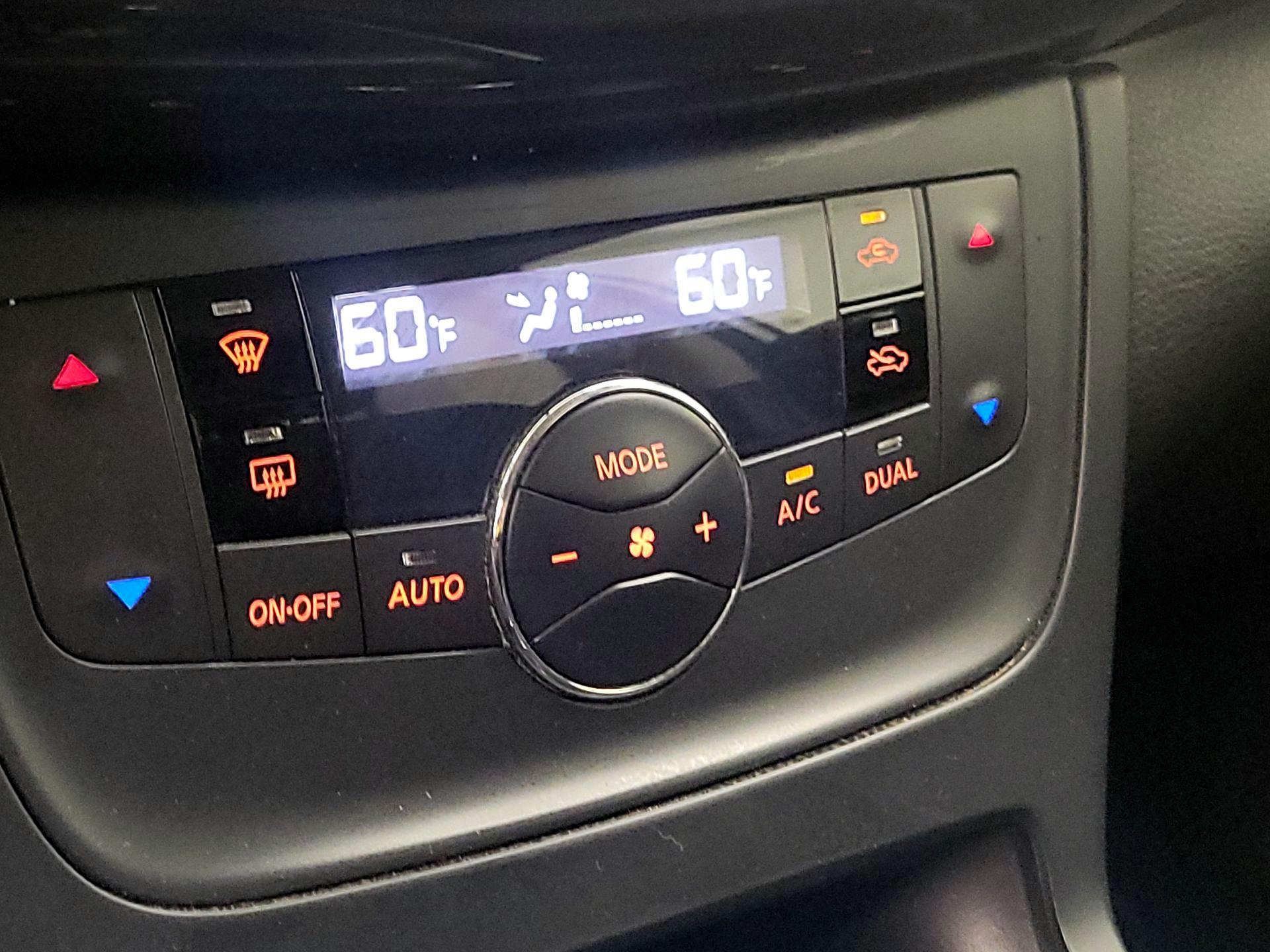 Thumbnail: 2019 Nissan Sentra - 16