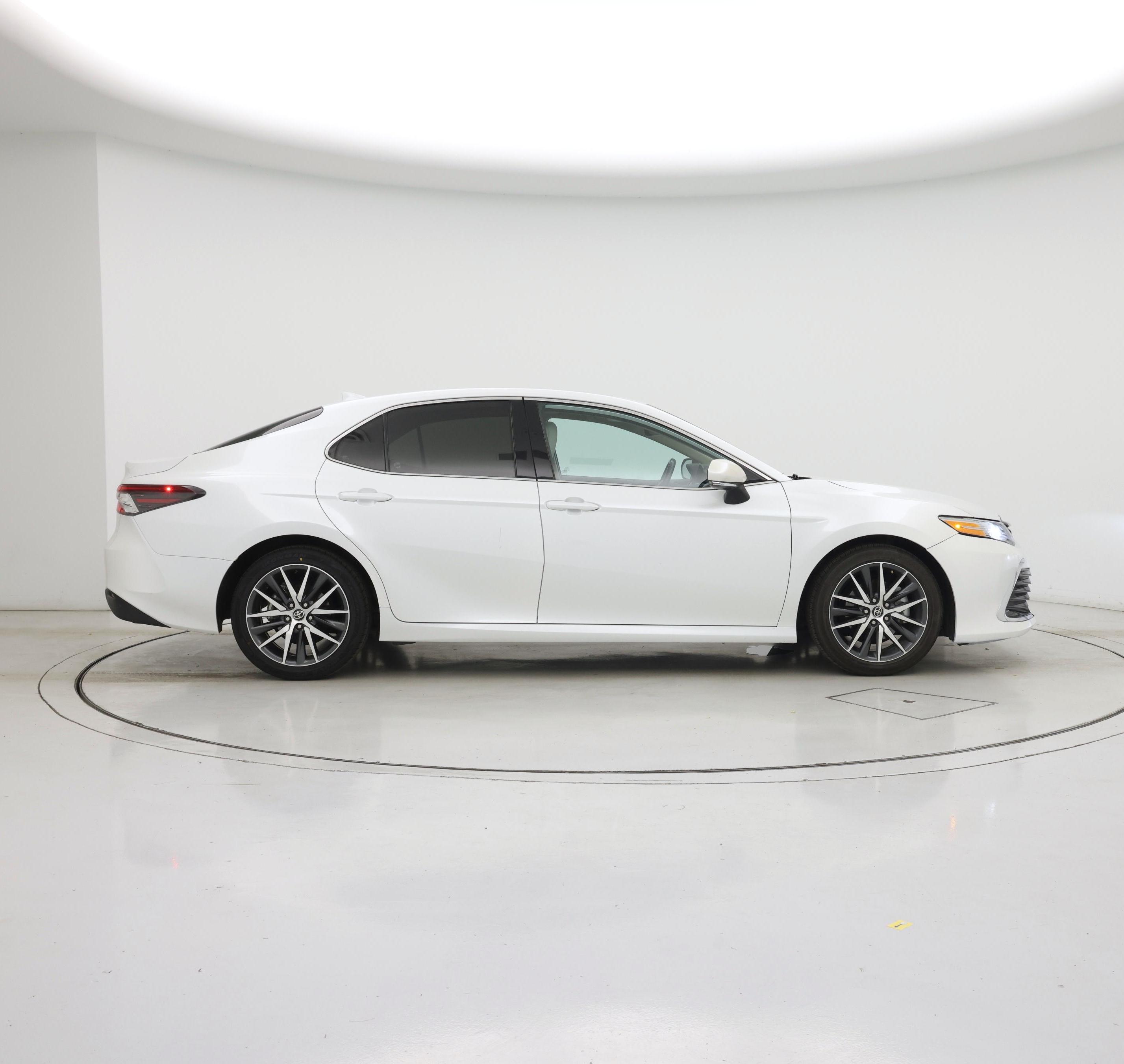Thumbnail: 2022 Toyota Camry - 7