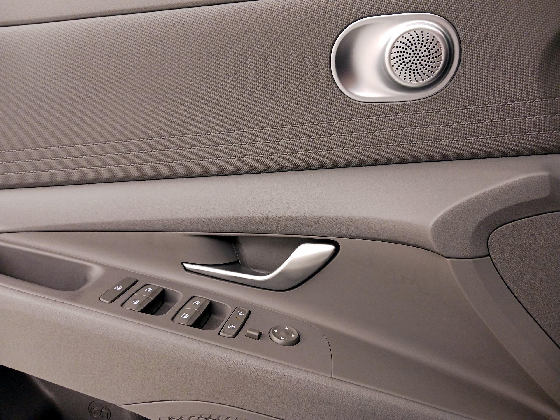 Thumbnail: 2024 Hyundai Elantra - 12