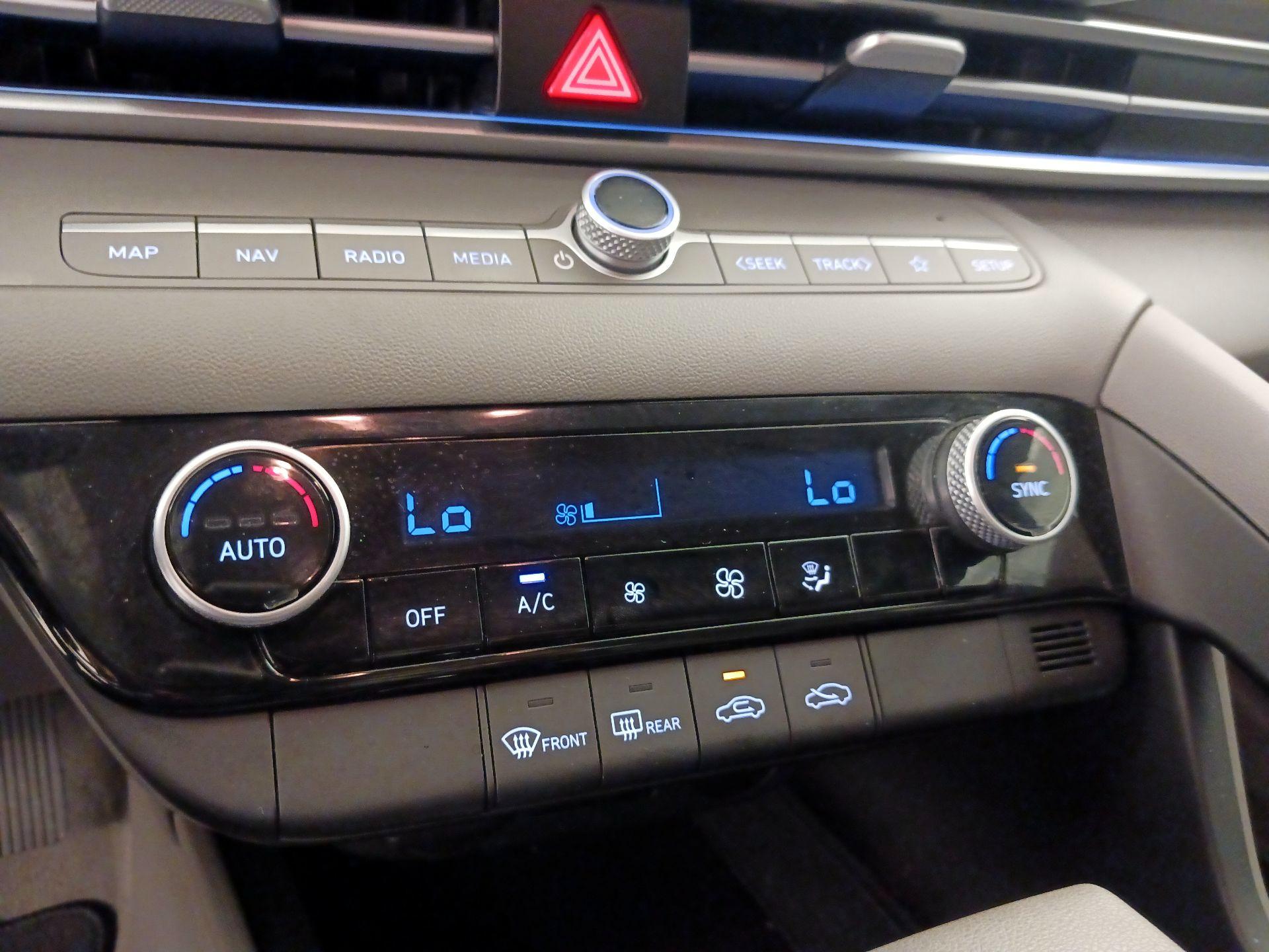Thumbnail: 2024 Hyundai Elantra - 17