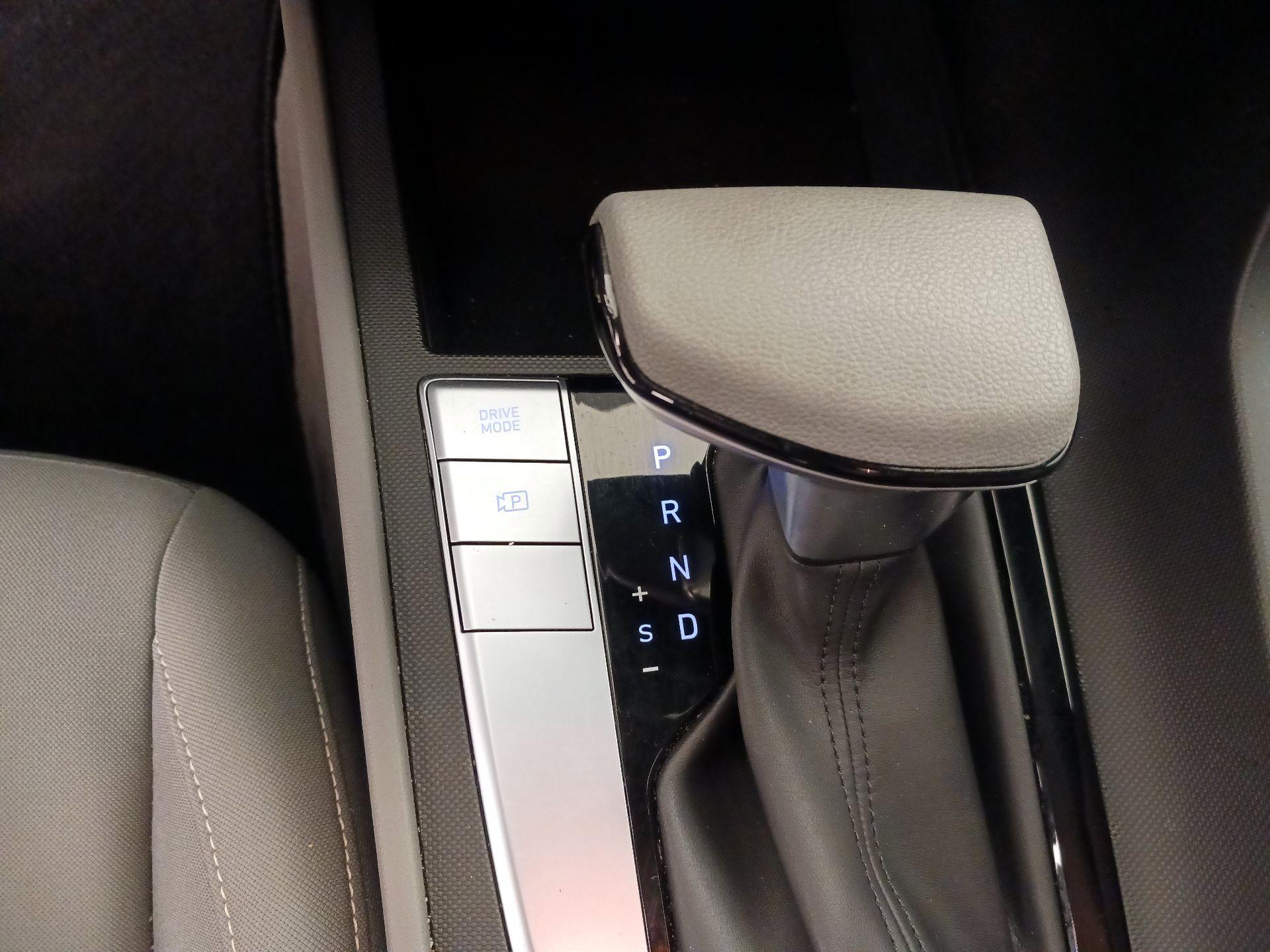 Thumbnail: 2024 Hyundai Elantra - 18