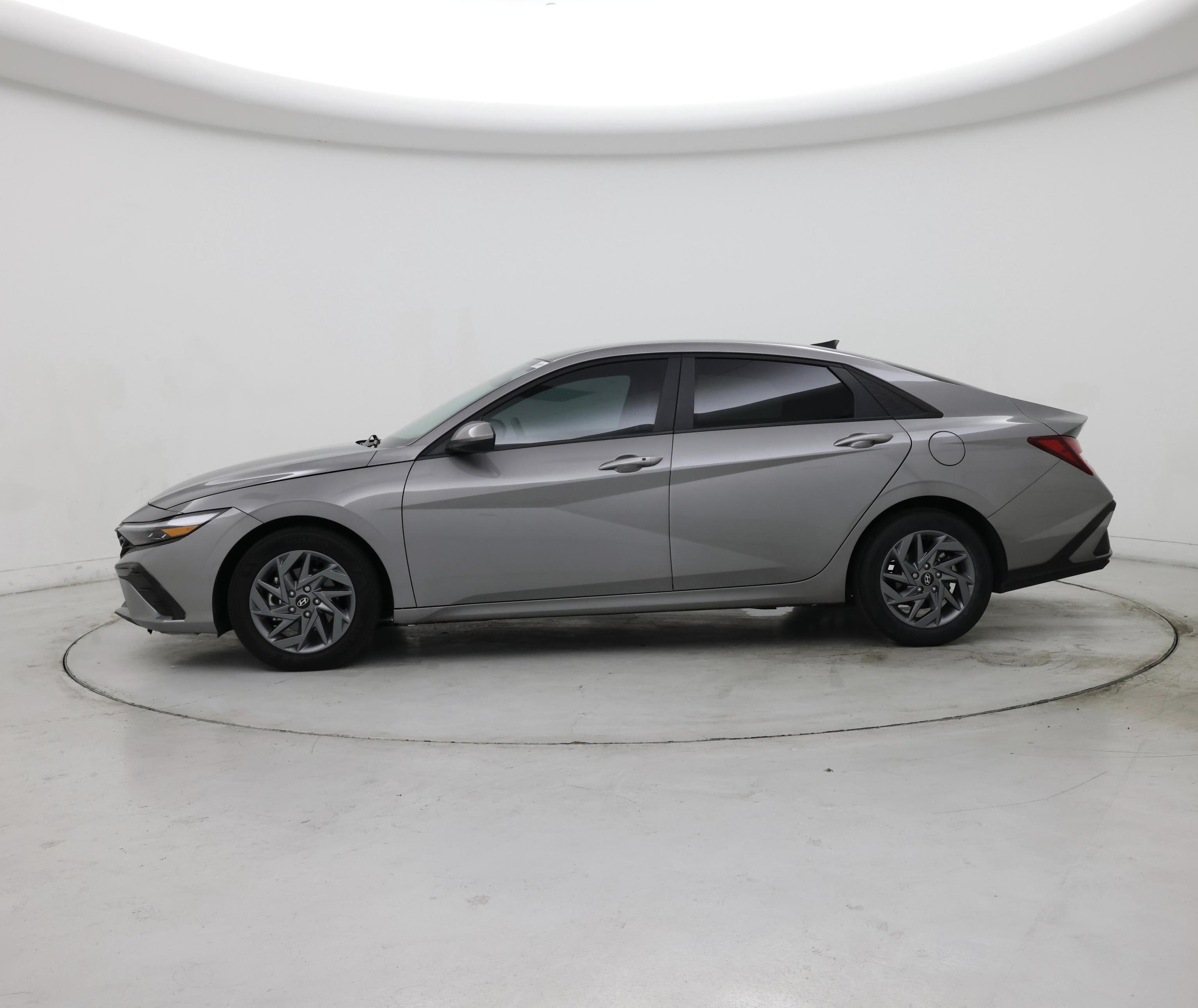 Thumbnail: 2024 Hyundai Elantra - 3