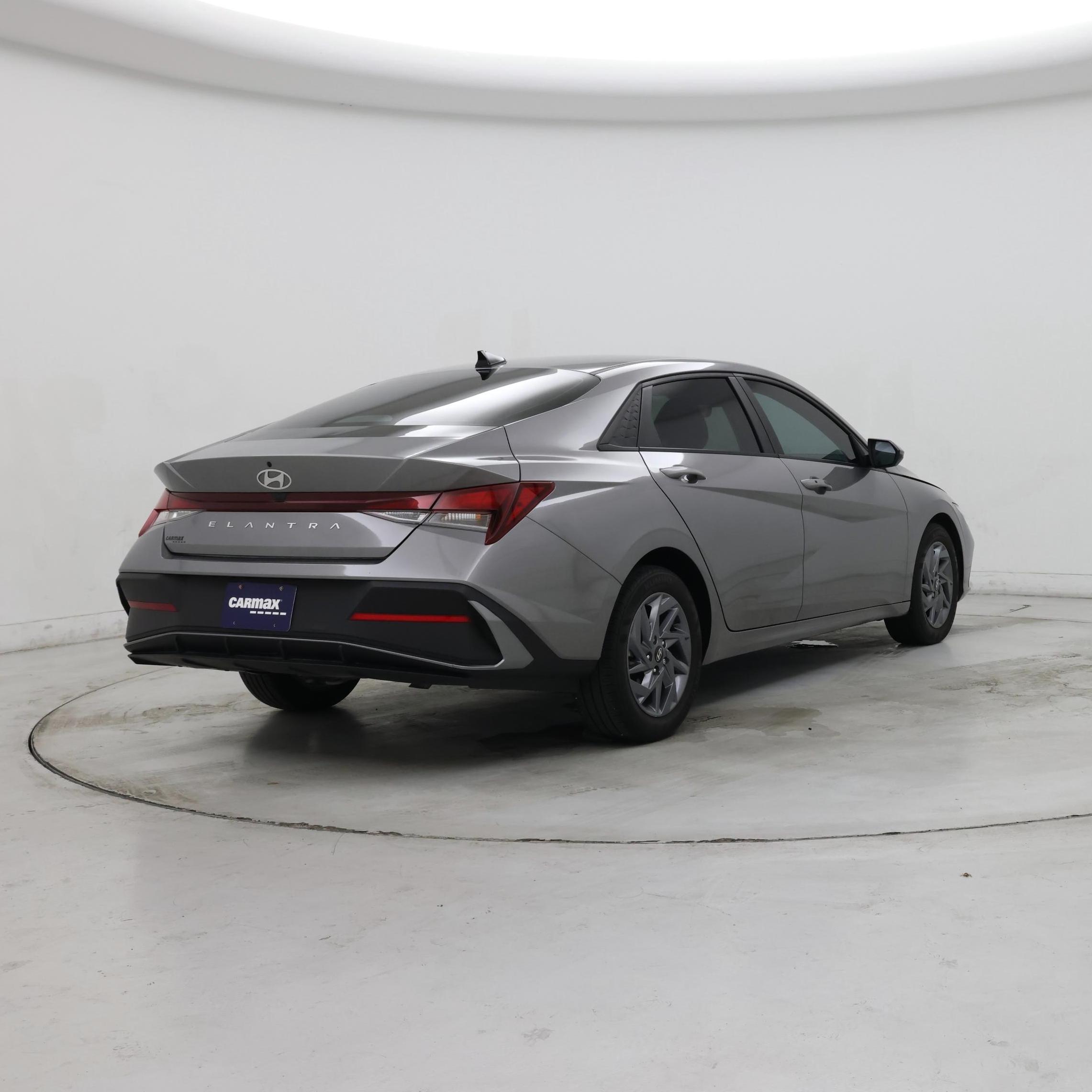 Thumbnail: 2024 Hyundai Elantra - 8