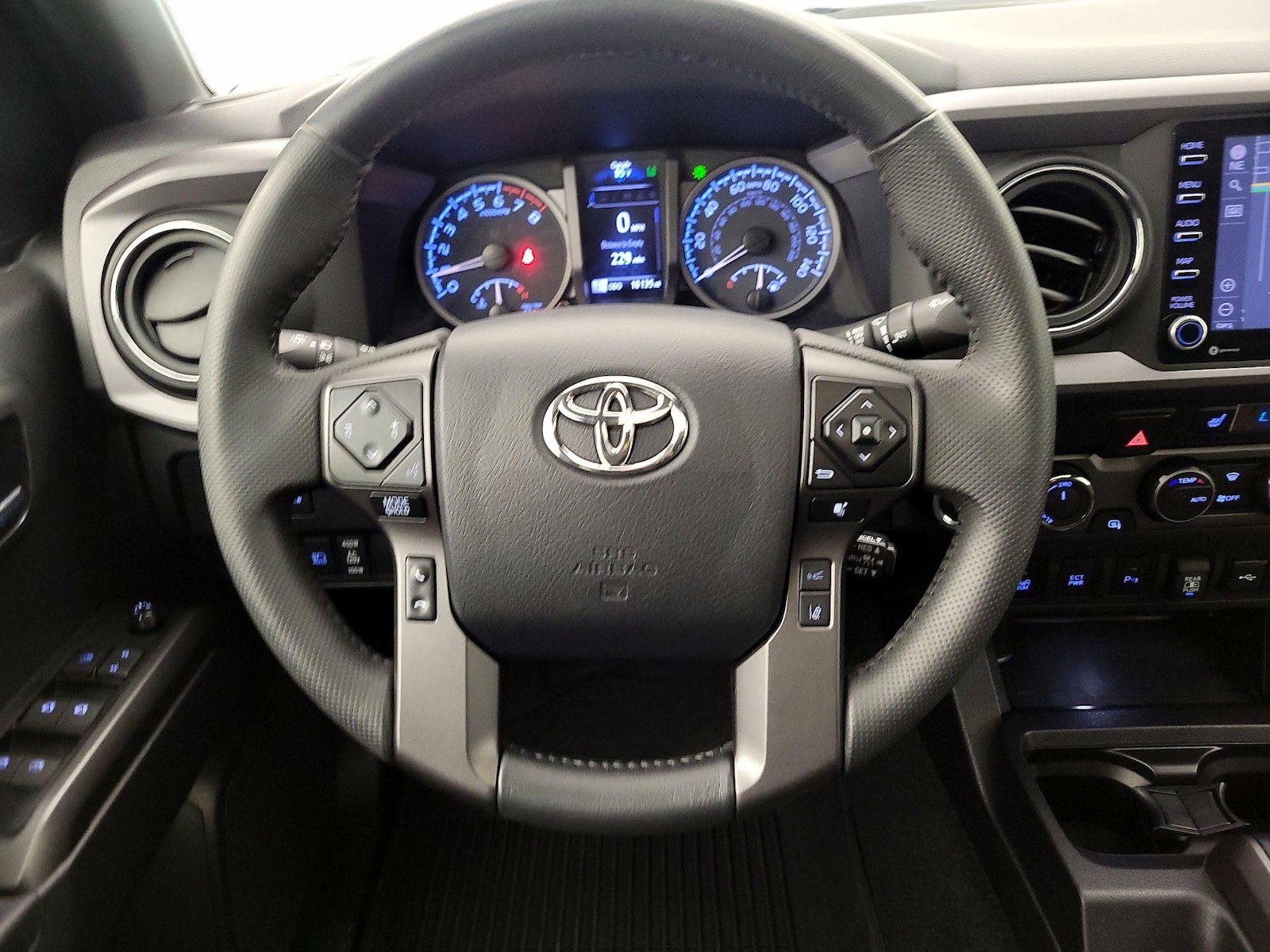 2023 Toyota Tacoma TRD Off Road - Photo 11