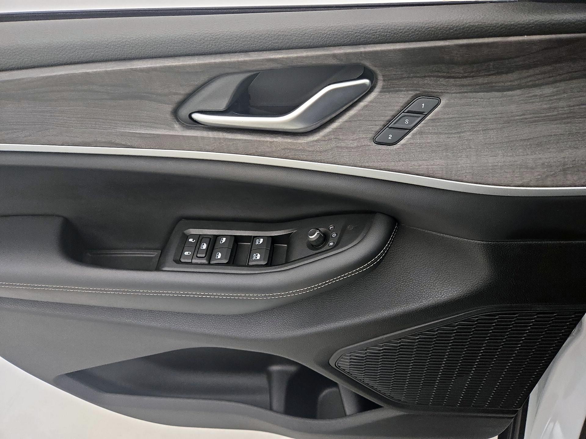 Thumbnail: 2023 Jeep Grand Cherokee - 12