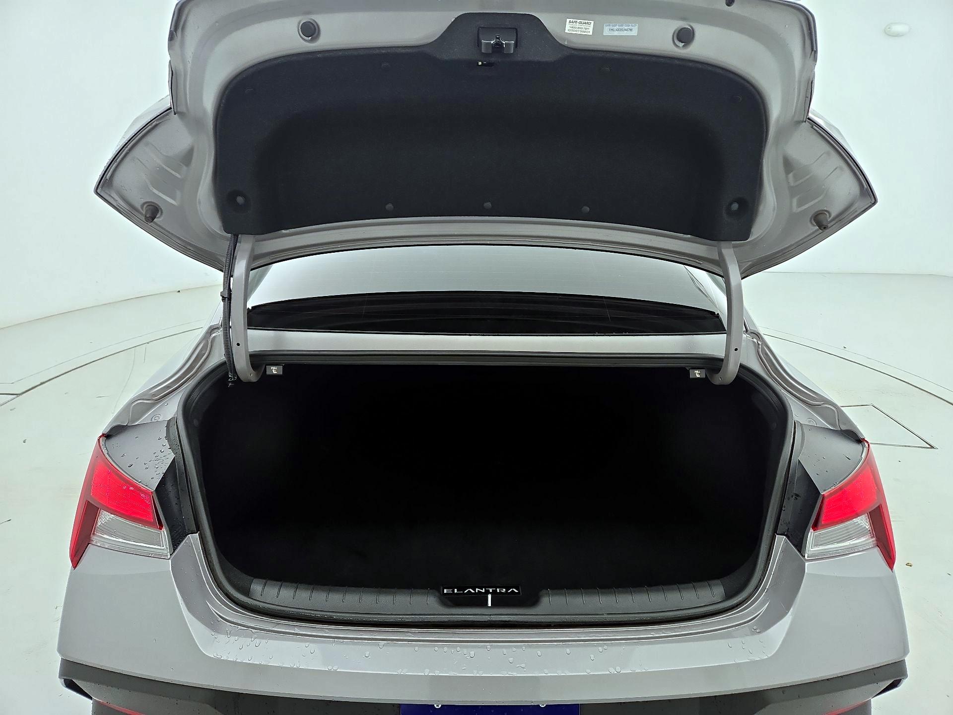 Thumbnail: 2025 Hyundai Elantra - 20