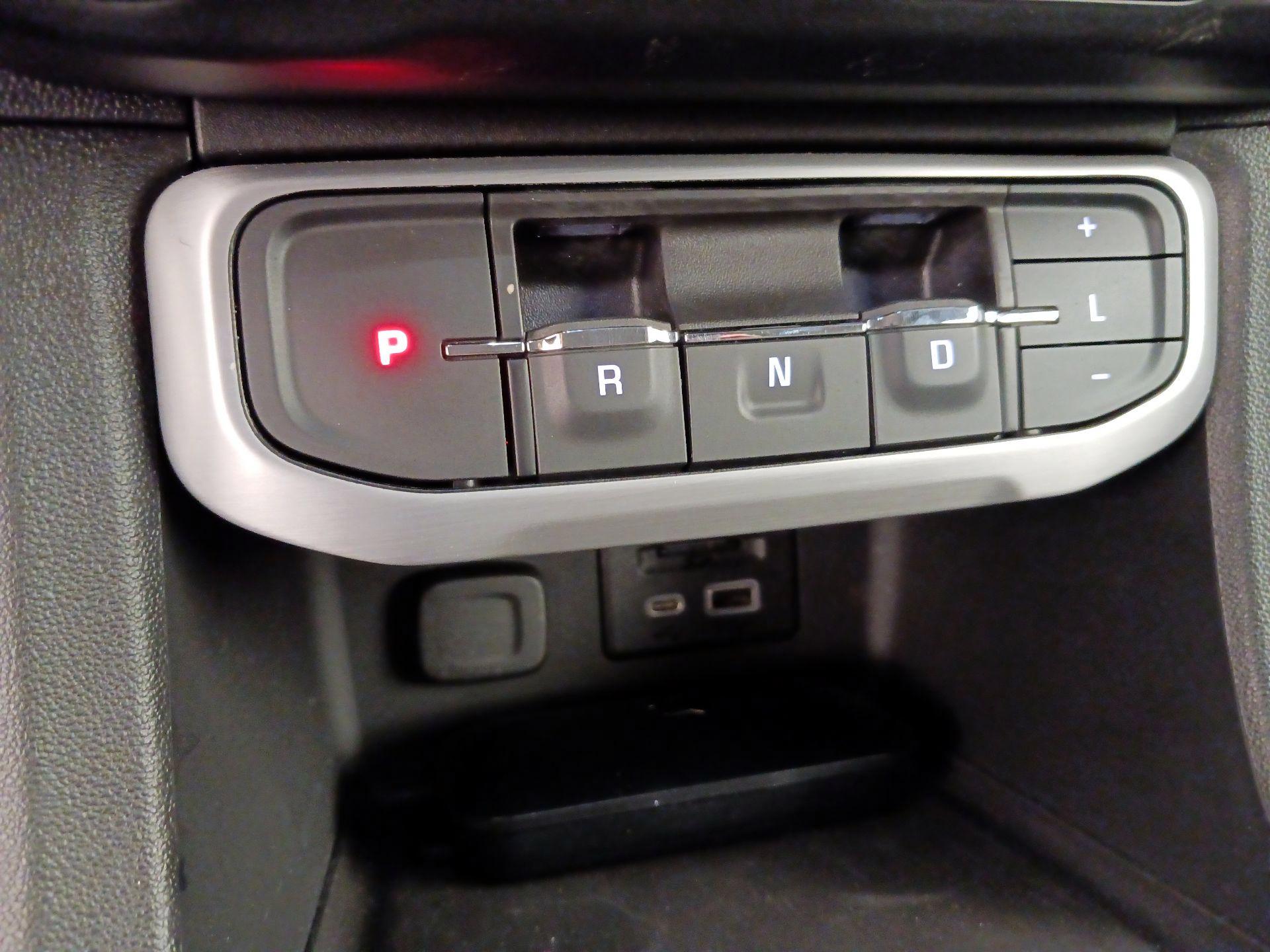 Thumbnail: 2023 GMC Acadia - 18