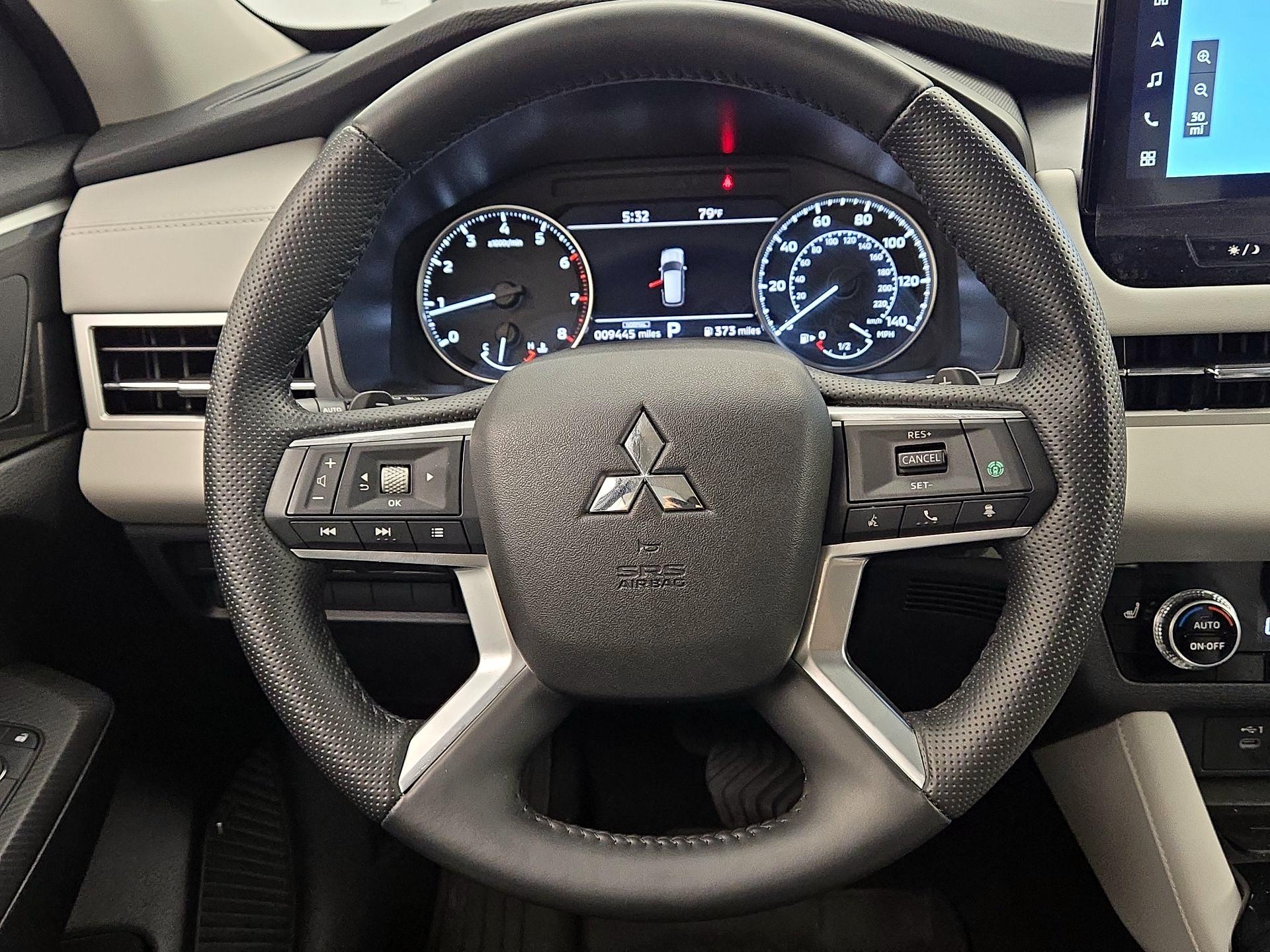 Thumbnail: 2025 Mitsubishi Outlander - 10