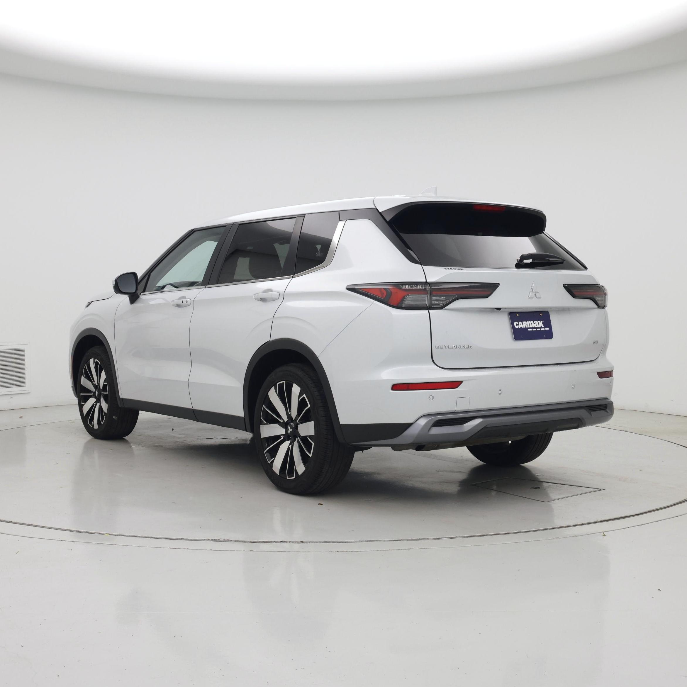 Thumbnail: 2025 Mitsubishi Outlander - 2