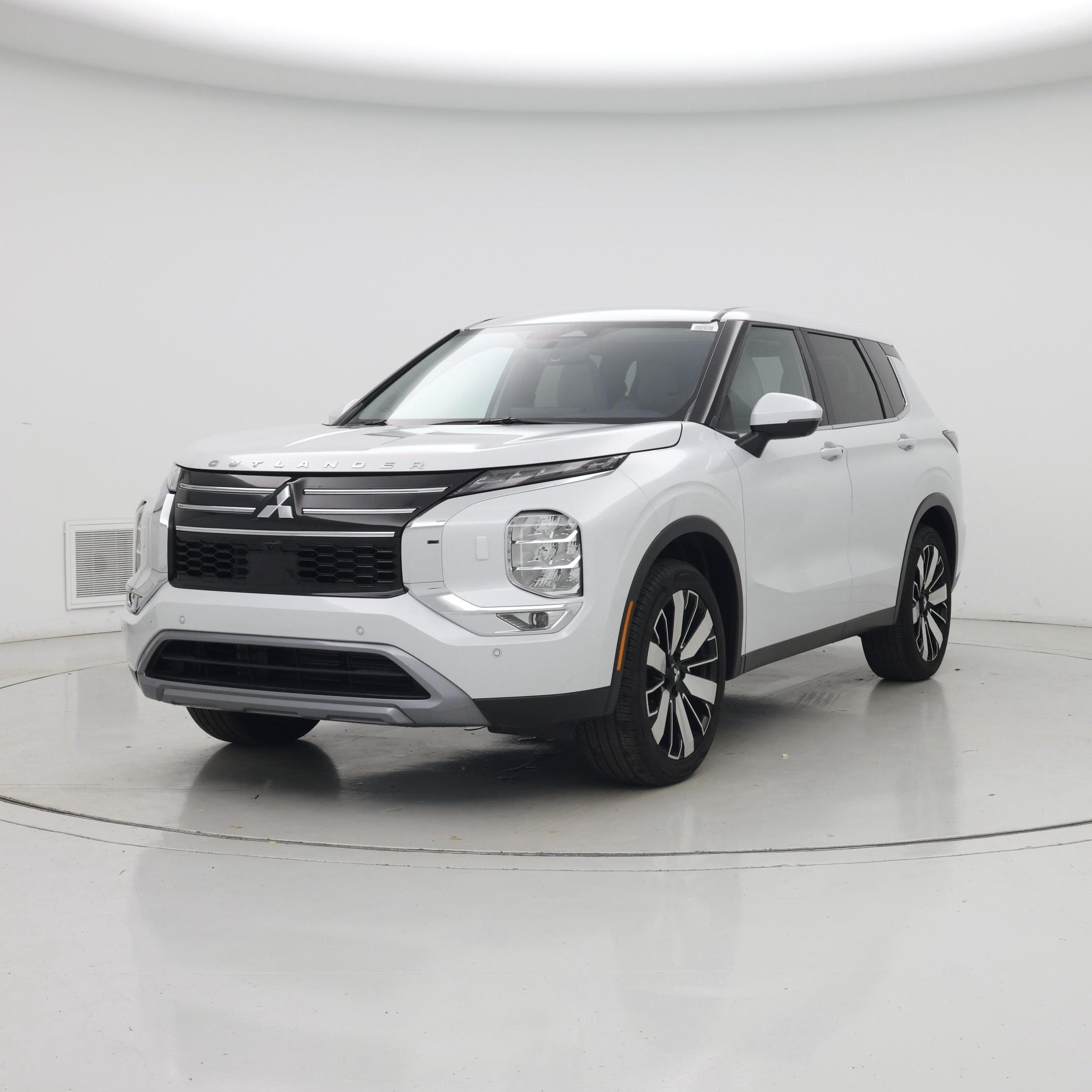 Thumbnail: 2025 Mitsubishi Outlander - 4