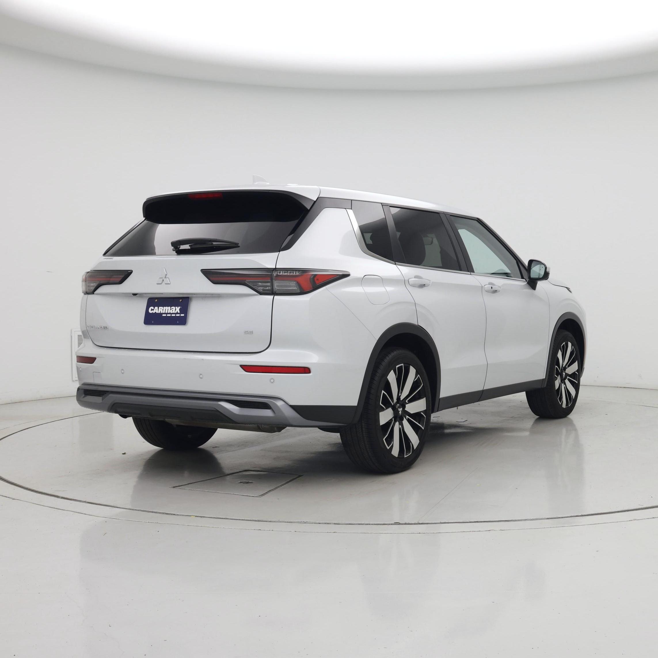 Thumbnail: 2025 Mitsubishi Outlander - 8