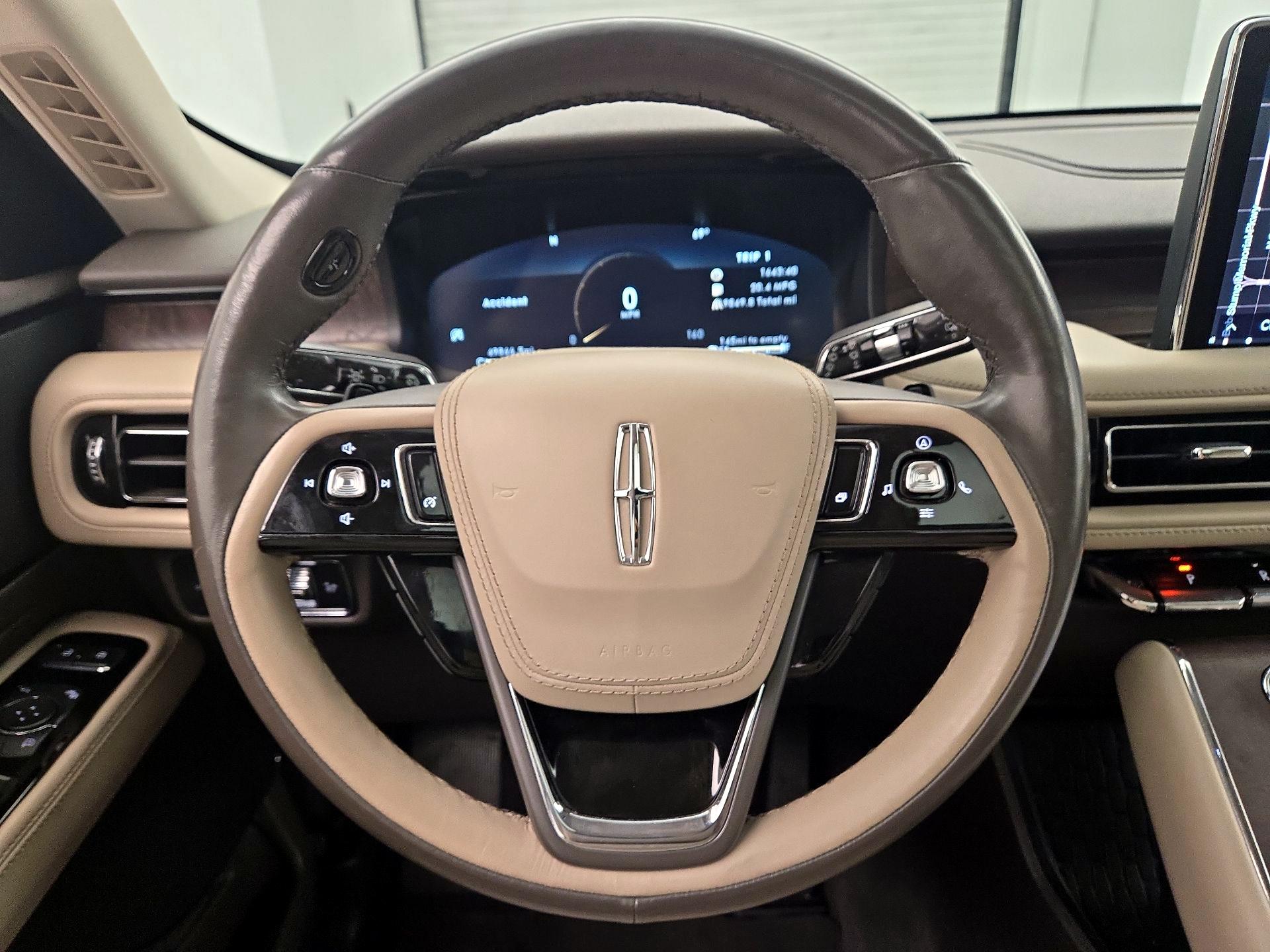 Thumbnail: 2023 Lincoln Aviator - 10