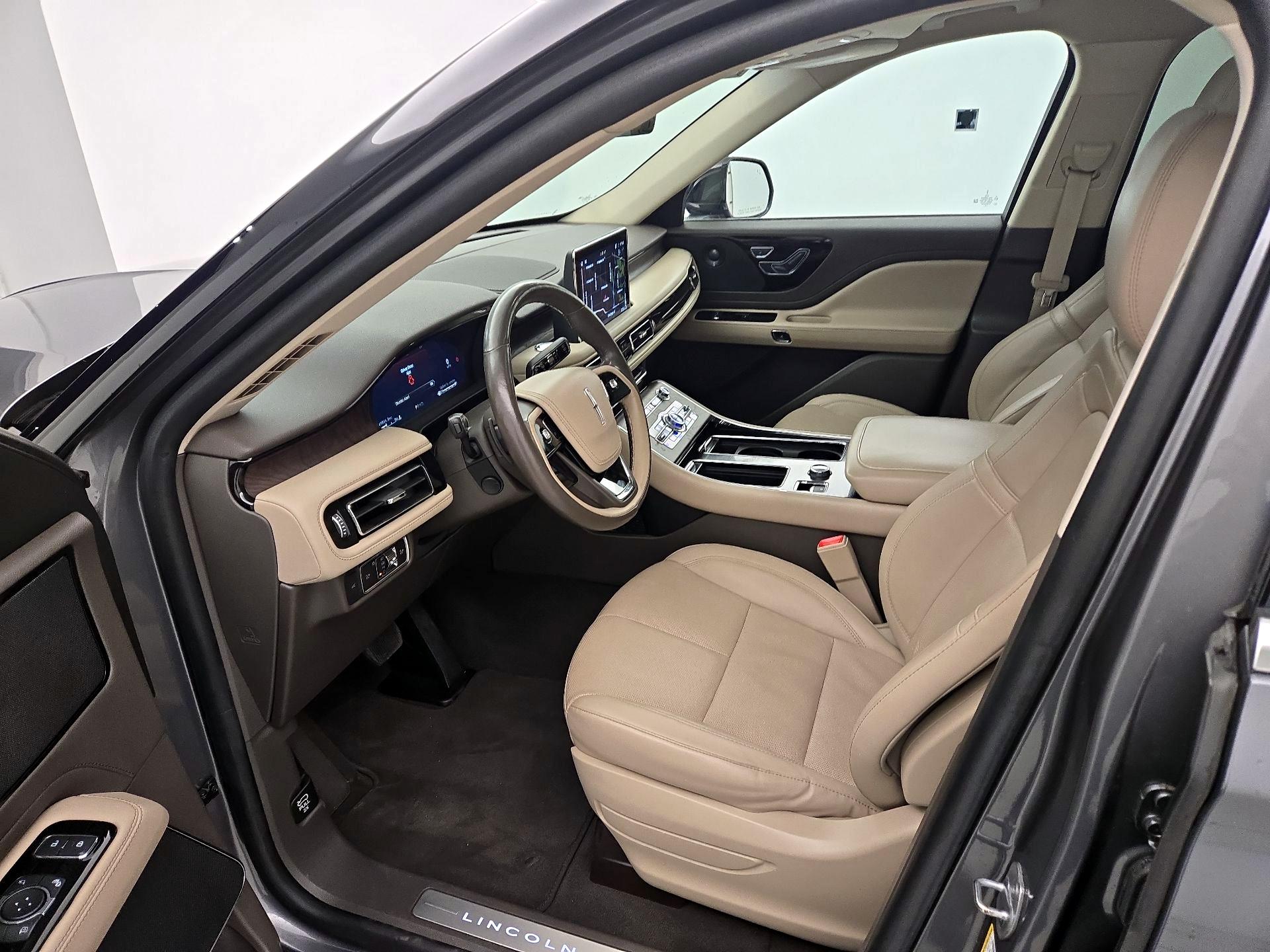 Thumbnail: 2023 Lincoln Aviator - 11