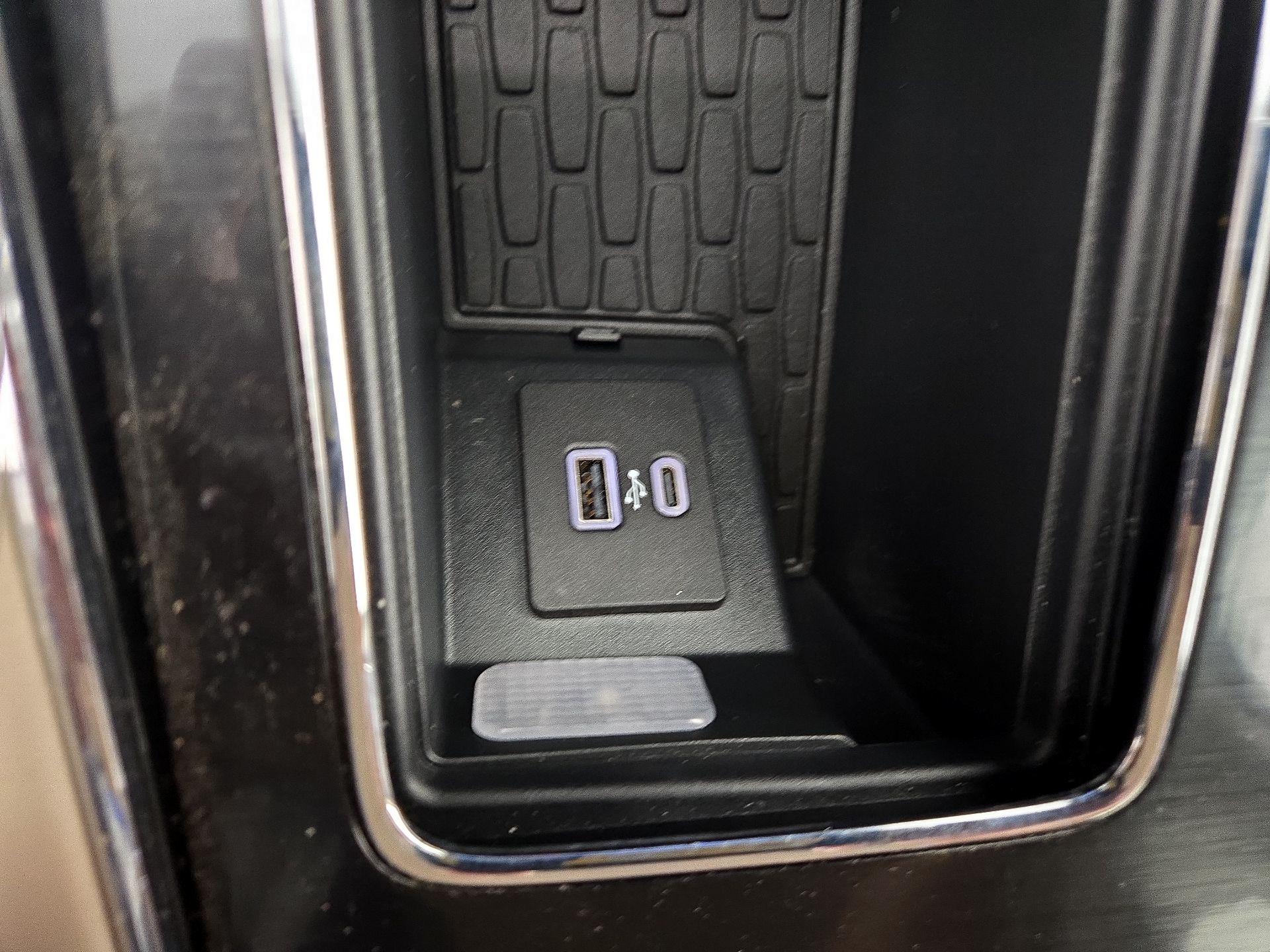 Thumbnail: 2023 Lincoln Aviator - 19