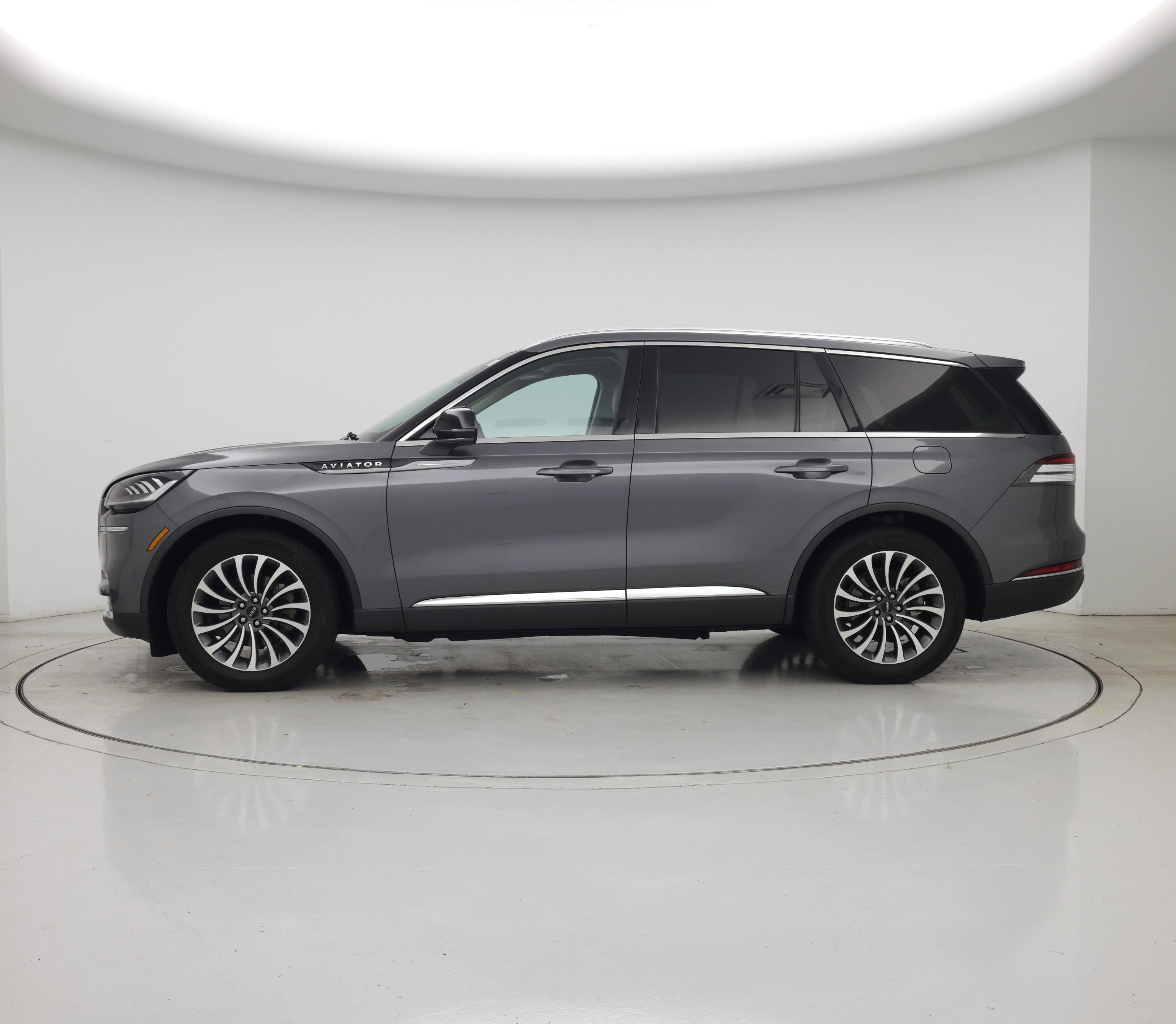 Thumbnail: 2023 Lincoln Aviator - 3