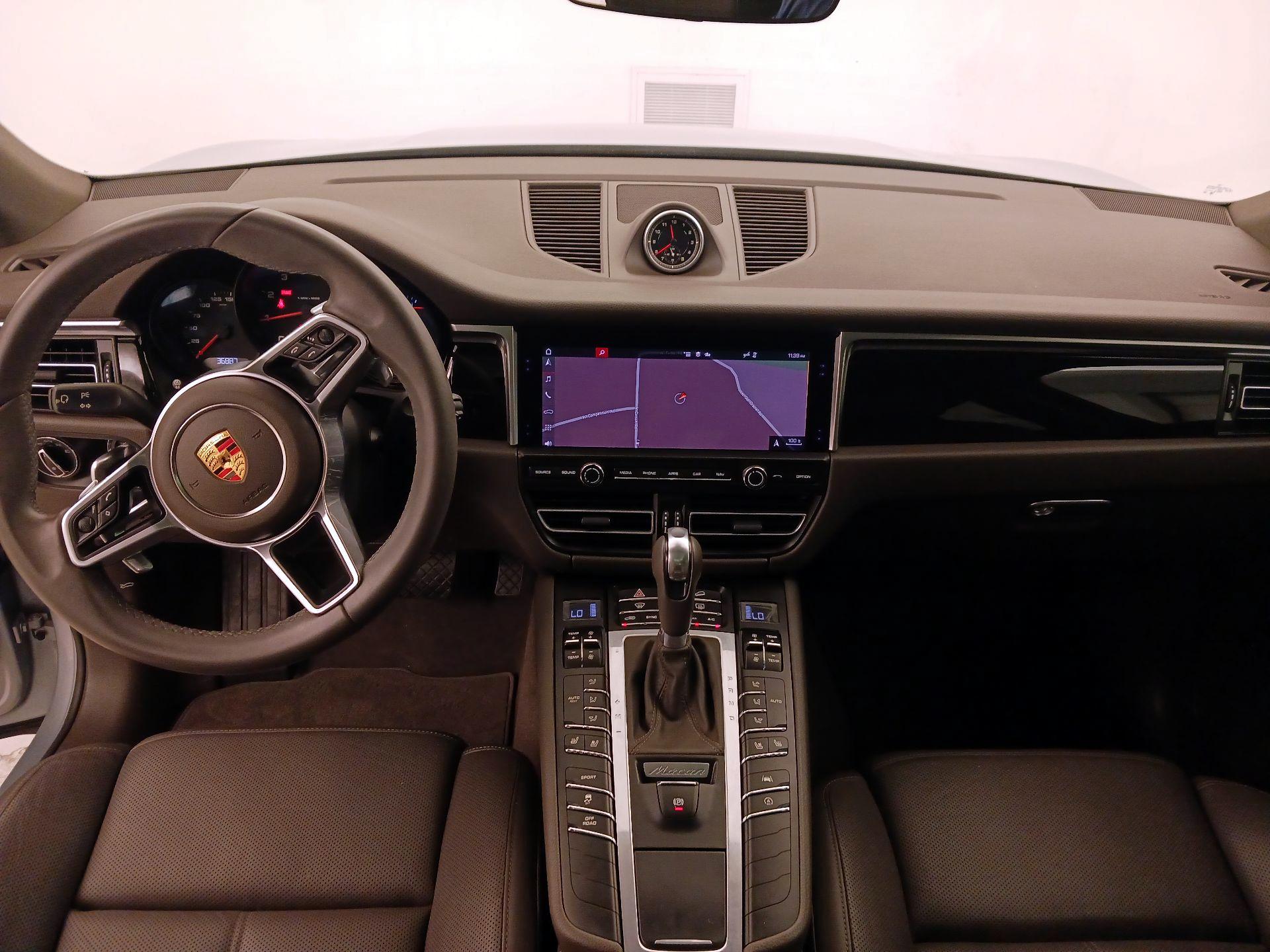 Thumbnail: 2021 Porsche Macan - 9
